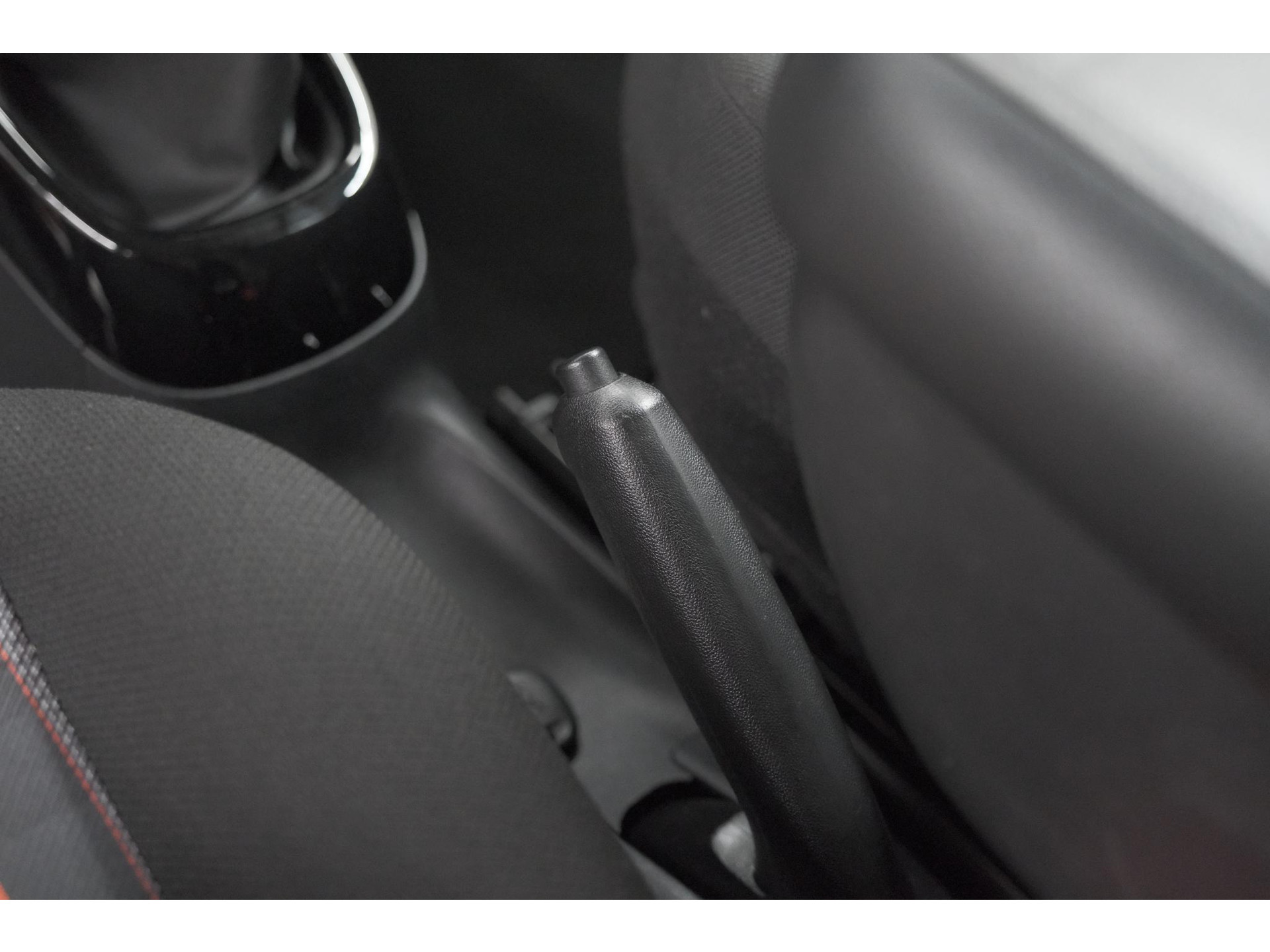 Peugeot 108 1.0 e-VTi Allure TOP! | Elektrisch Vouwdak | Trekhaak | Camera | Apple Carplay