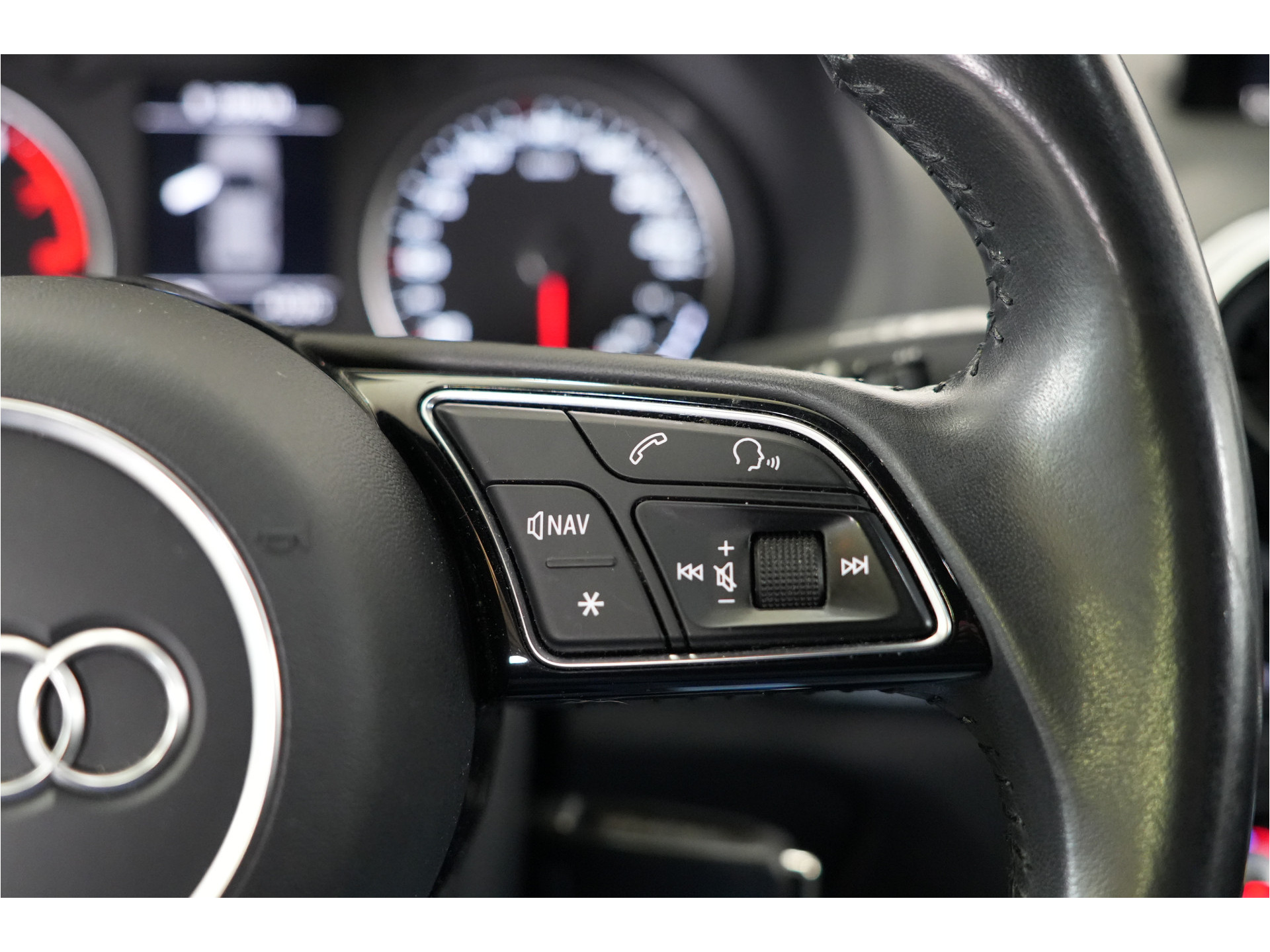 Audi A3 Sportback 35 TFSI CoD Design Pro Line Plus | Trekhaak | Stl. verw. | Climate | PDC | LED |