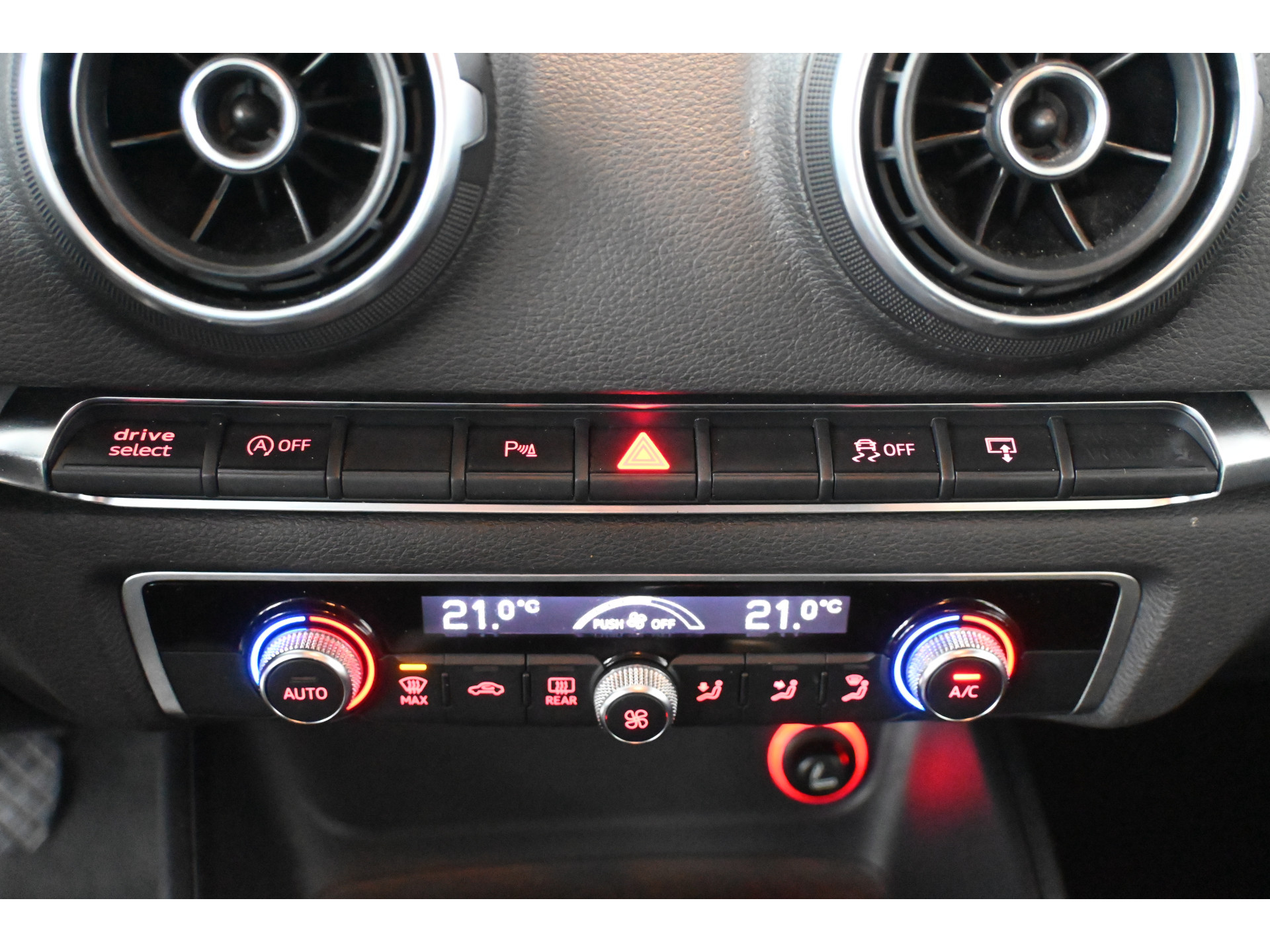 Audi A3 Limousine 1.4 TFSI CoD Ambition Pro Line Plus Clima Navigatie Cruise Control Inruil Mogelijk!