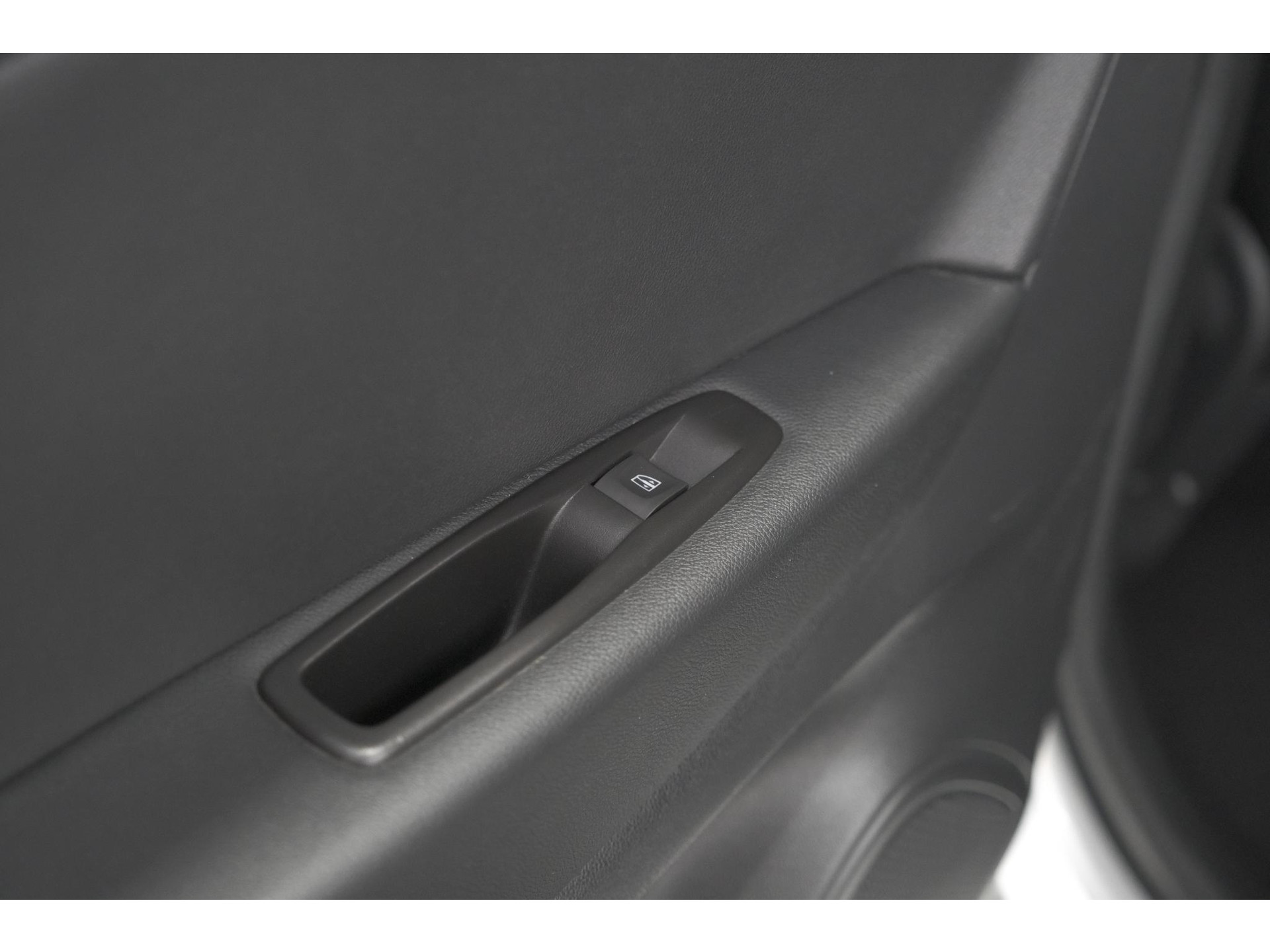 Renault Captur TCe 150 EDC Intens | Trekhaak | Navigatie | Parkeersensoren