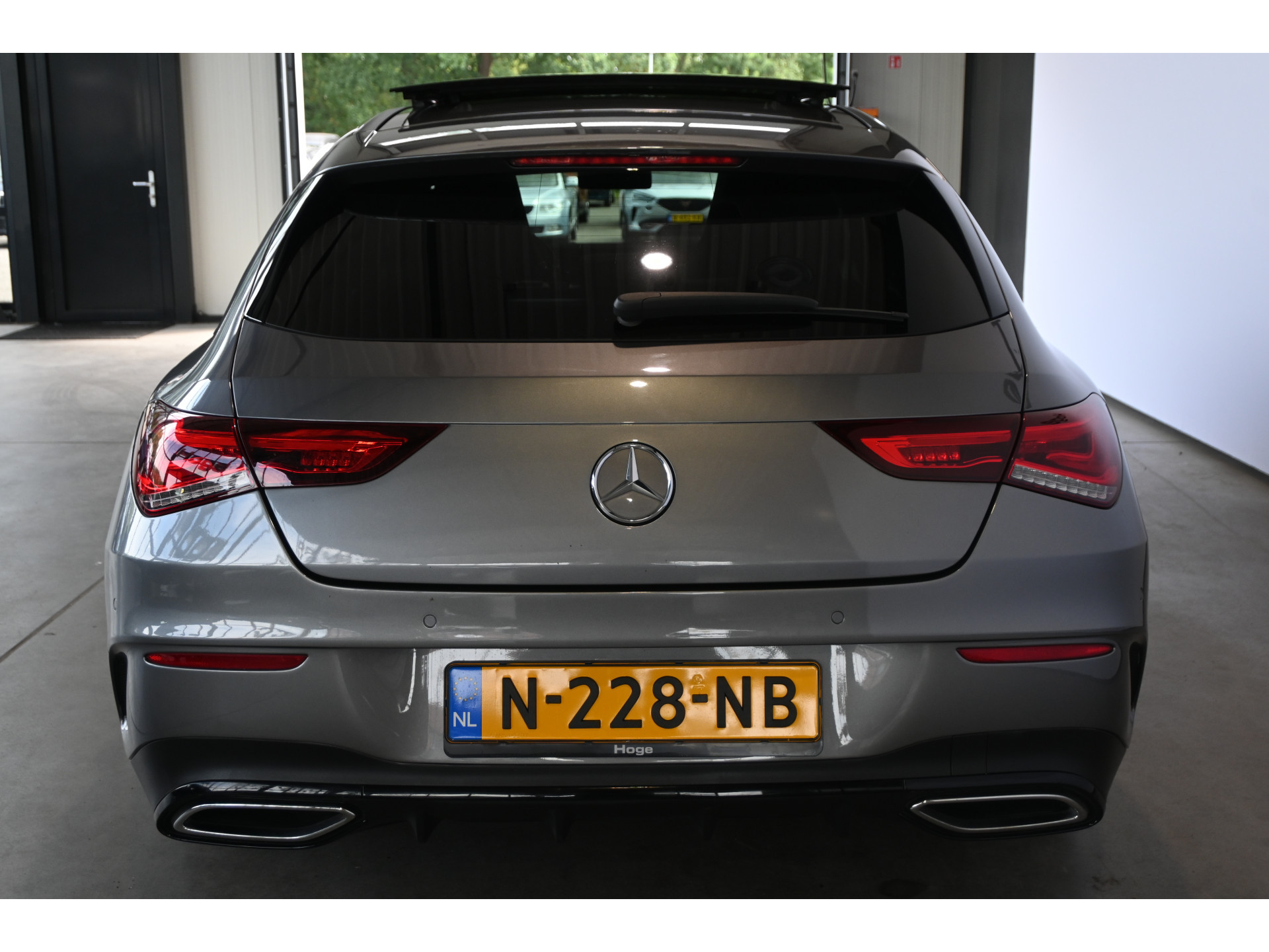 Mercedes-Benz CLA-klasse Shooting Brake 180 Automaat Business Solution AMG Clima Panoramadak Widescreen Sfeer LED Rijklaarprijs! Inruil Mogelijk!