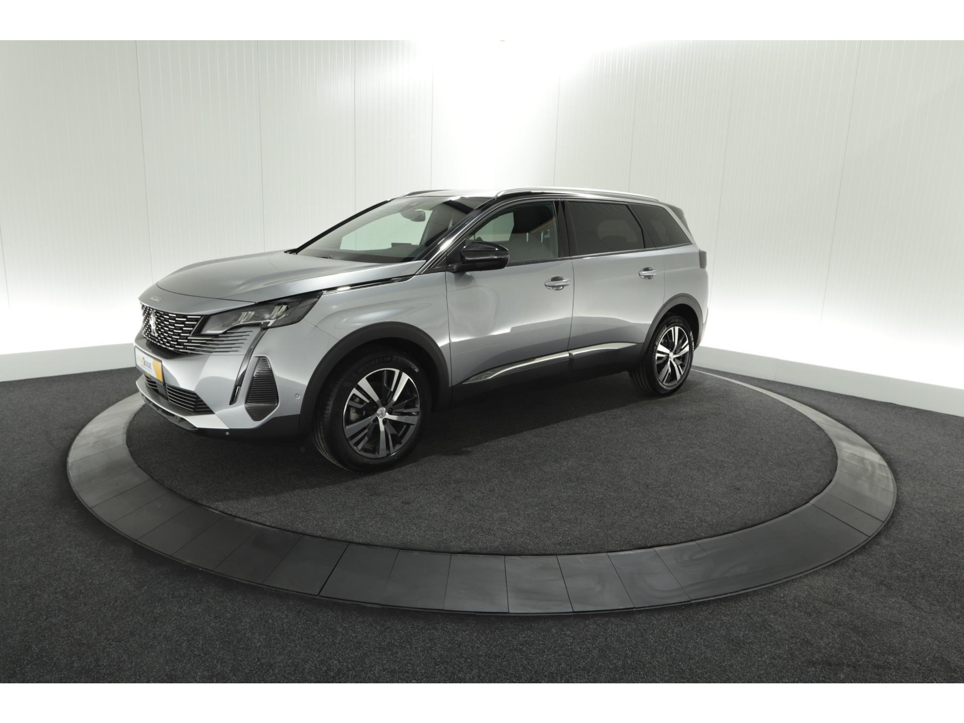 Peugeot 5008 PureTech 130 EAT8 Allure Pack Business | 7 Zitplaatsen | Camera | Dodehoekdetectie | Navigatie | Elektronische Achterklep