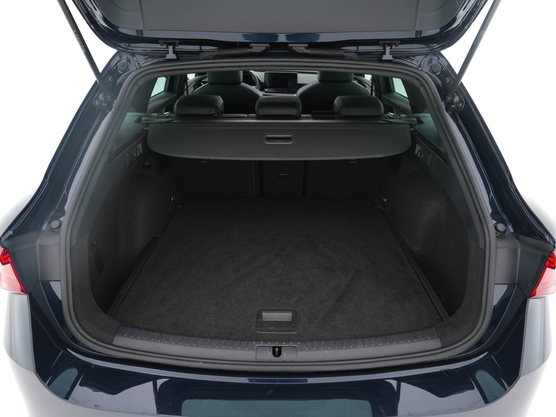 SEAT Leon Sportstourer 2.0 TDI FR Business Intense (INCL-BTW) Aut.  *PANO | FULL-LED | ADAPTIVE-CRUISE | DIGI-COCKPIT | NAVI-FULLMAP | LEATHER-MICROFIBRE | CARPLAY | KEYLESS | SHIFT-PADDLES | SPORT-SEATS | AMBIENT-LIGHT | CAMERA | 17''ALU | T