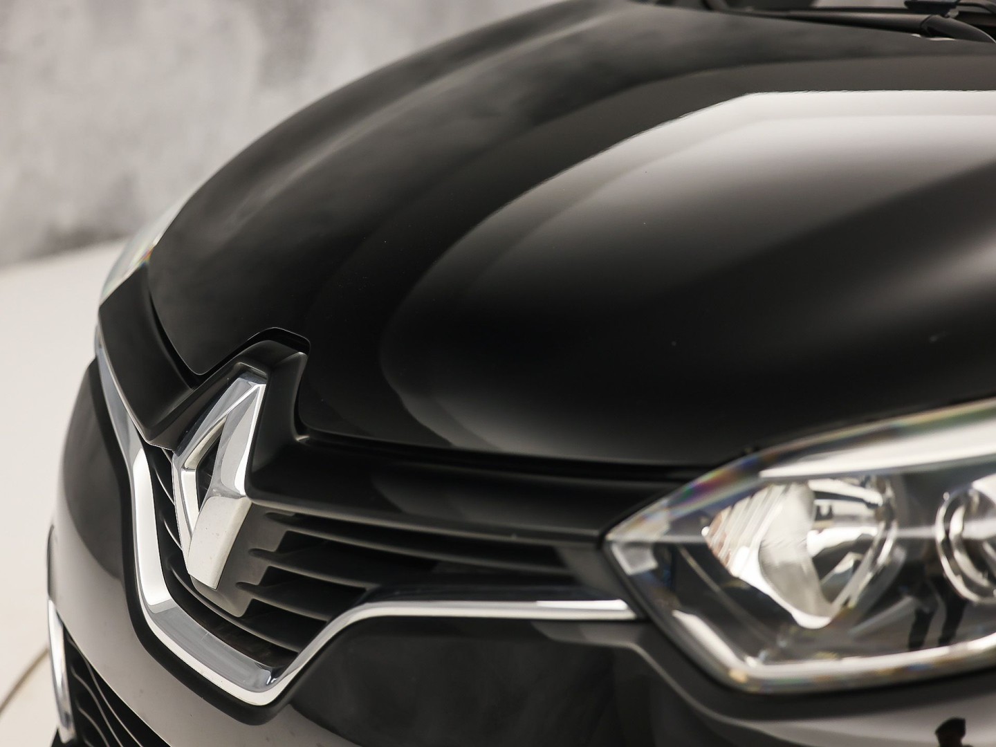 Renault Captur 0.9 TCe Dynamique Black Pack Automaat (NAP, NAVIGATIE, CLIMATE, GETINT GLAS, CAMERA, SPORTSTOELEN, CRUISE, ELEK PAKKET, NIEUWSTAAT)