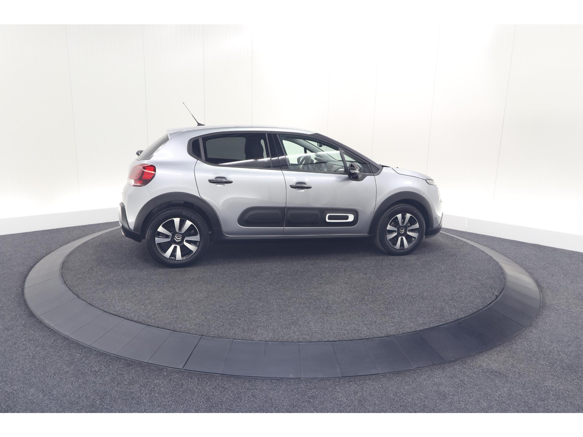 Citroen C3 PureTech 83 Max | Camera | Stoelverwarming | Navigatie | Parkeersensoren