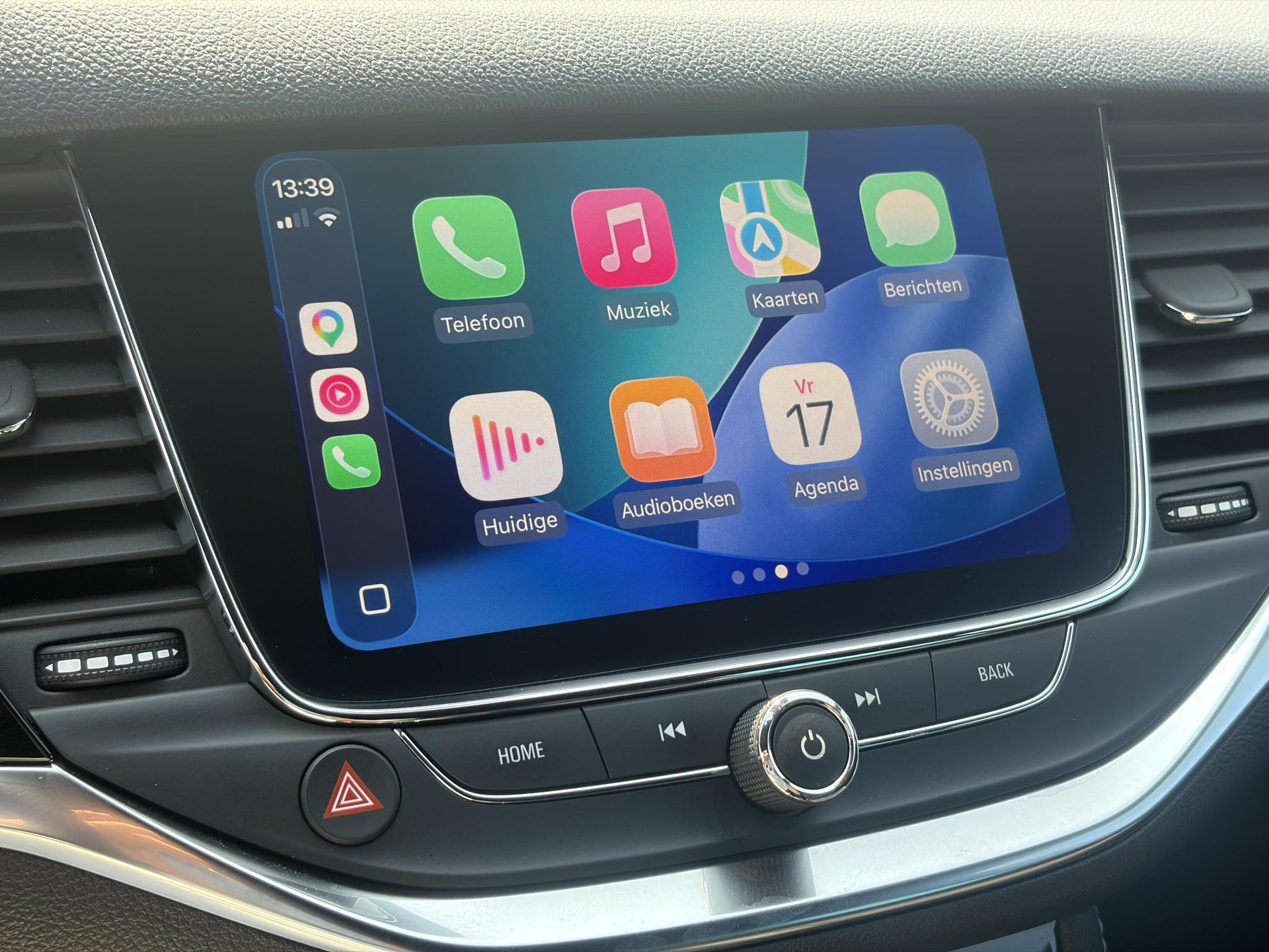 Opel Astra Sports Tourer 1.2 Ultimate 146pk,Afn Trekhaak,Camera,Keyless,Carplay,6 Bak,Stoelverw,Lm velgen,Alcantara-Leder,Dealer Onderhouden,Clima,Cruise,Dodehoek,Rijstrooksensor,N.A.P,Pdc V+A,Apk tot 07-2028