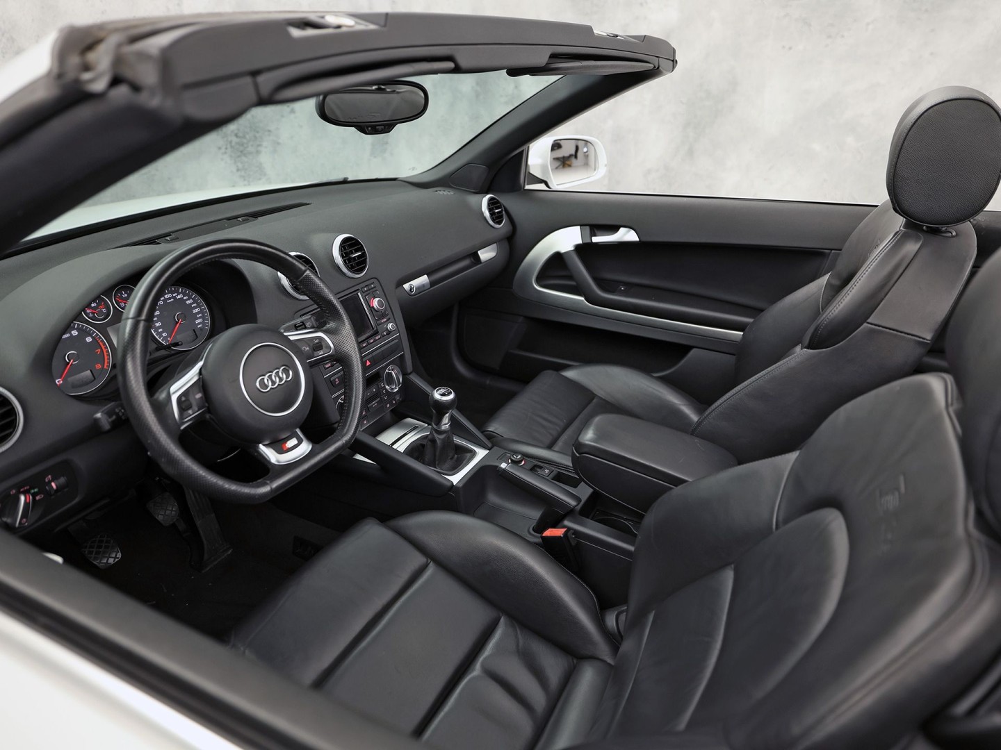 Audi A3 1.2 TFSI S-Line Sport (NAVIGATIE, CLIMATE, LEDER, STOELVERWARMING, SPORTSTOELEN, PARKEERSENSOREN, XENON, NIEUWSTAAT)