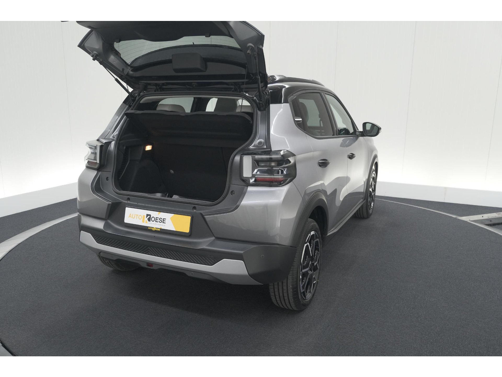 Citroen Ë-C3 Max 113pk 44 kWh | 7 KW Laadfunctie | Camera | Navigatie | Apple Carplay | Parkeersensoren