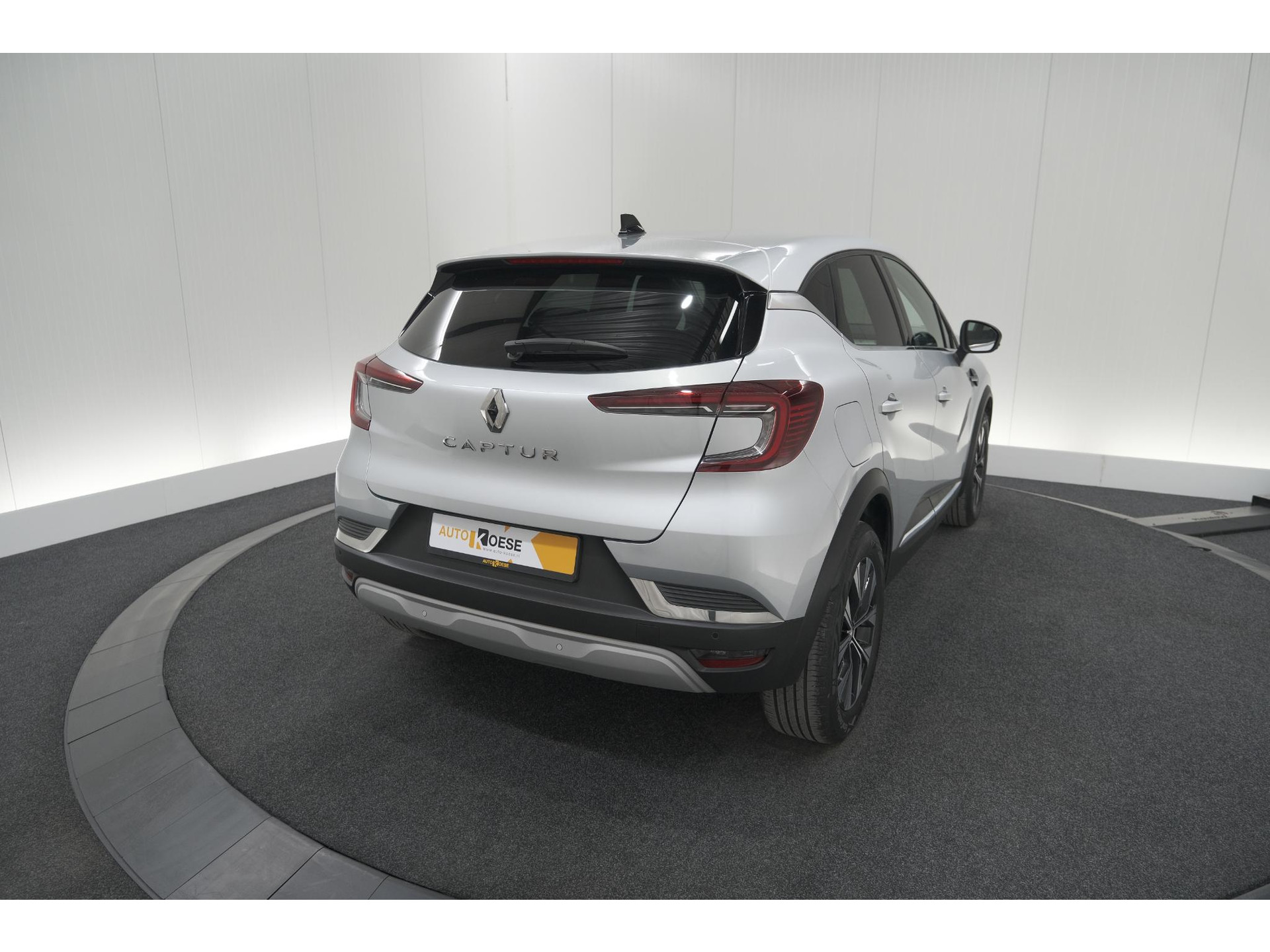 Renault Captur Mild Hybrid 140 EDC Techno | Camera | 9.3 Inch Groot Scherm | Stoelverwarming | Apple Carplay