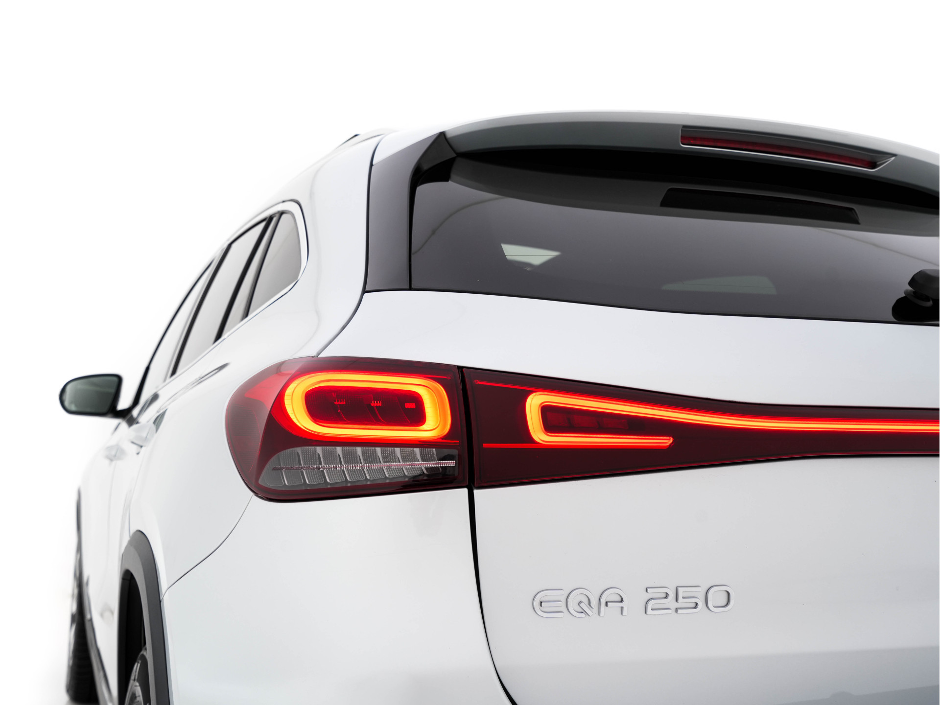 Mercedes-Benz EQA 250 Business Solution Luxury 67 kWh [ 3-Fase ] (SOH-94%) (INCL-BTW) *PANO | LEATHER | WIDESCREEN-COCKPIT | FULL-LED | BLINDSPOT | AMBIENT-LIGHT | CAMERA | NAVI-FULLMAP | DAB+ | COMFORT-SEATS | ECC | SHIFTPADDLES | CRUISE | HEATED-SEATS |