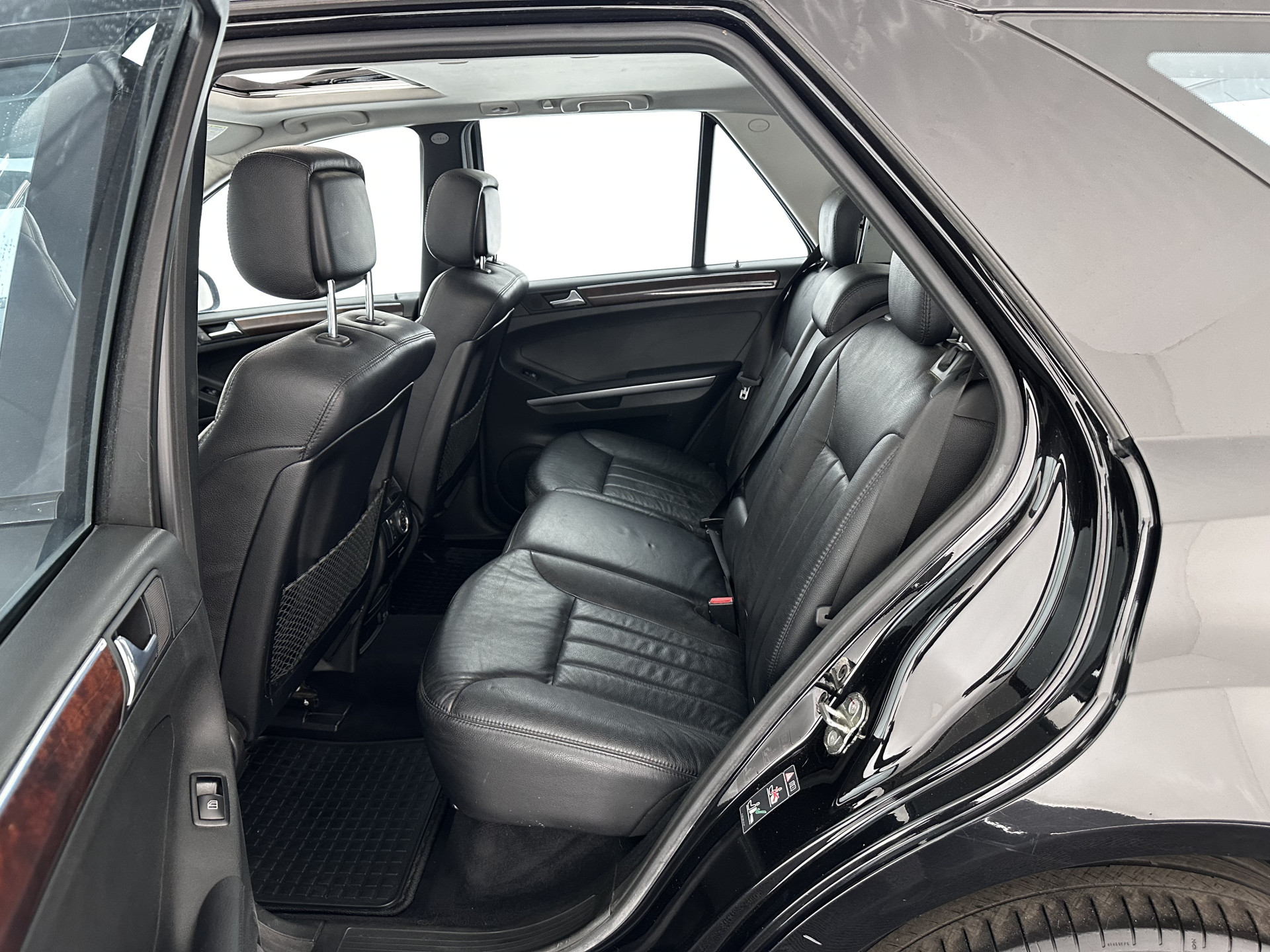 Mercedes-Benz M-klasse ML 420 CDI (⚠️) Aut. *PANO | LEATHER | BI-XENON | NAVI-FULLMAP | KEYLESS | AIRMATIC | CAMERA | TOWBAR | CRUISE | HARMAN/KARDON-AUDIO| MEMORY-PACK | HEATED-COMFORT-SEATS | 19"ALU*