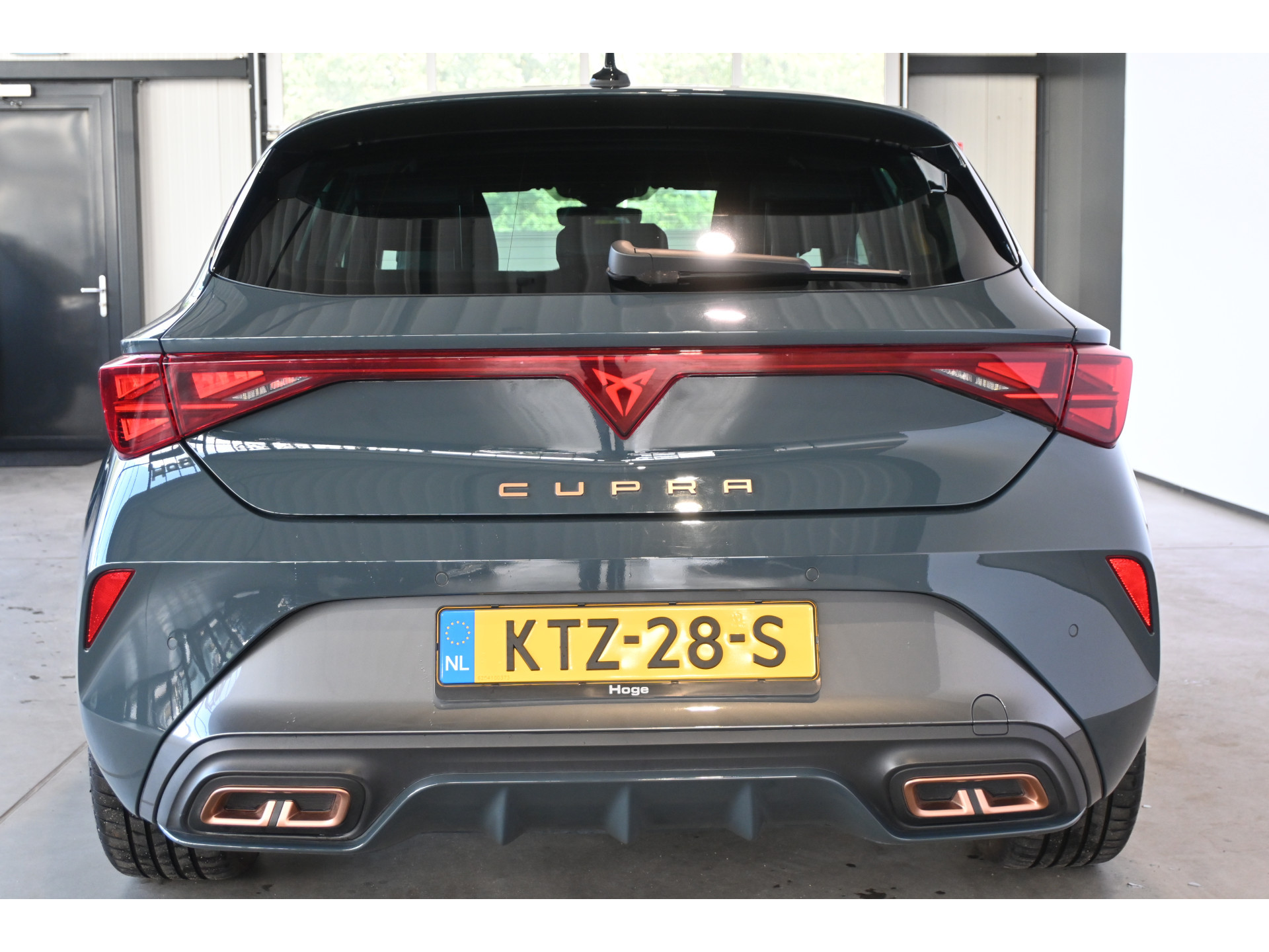 CUPRA Leon 1.5 TSI e-Hybrid Business PHEV EDGE Clima Adaptieve Cruise Matrix CarPlay Navigatie Lane Assist Stuurverwarming 100% Onderhouden! Inruil Mogelijk!