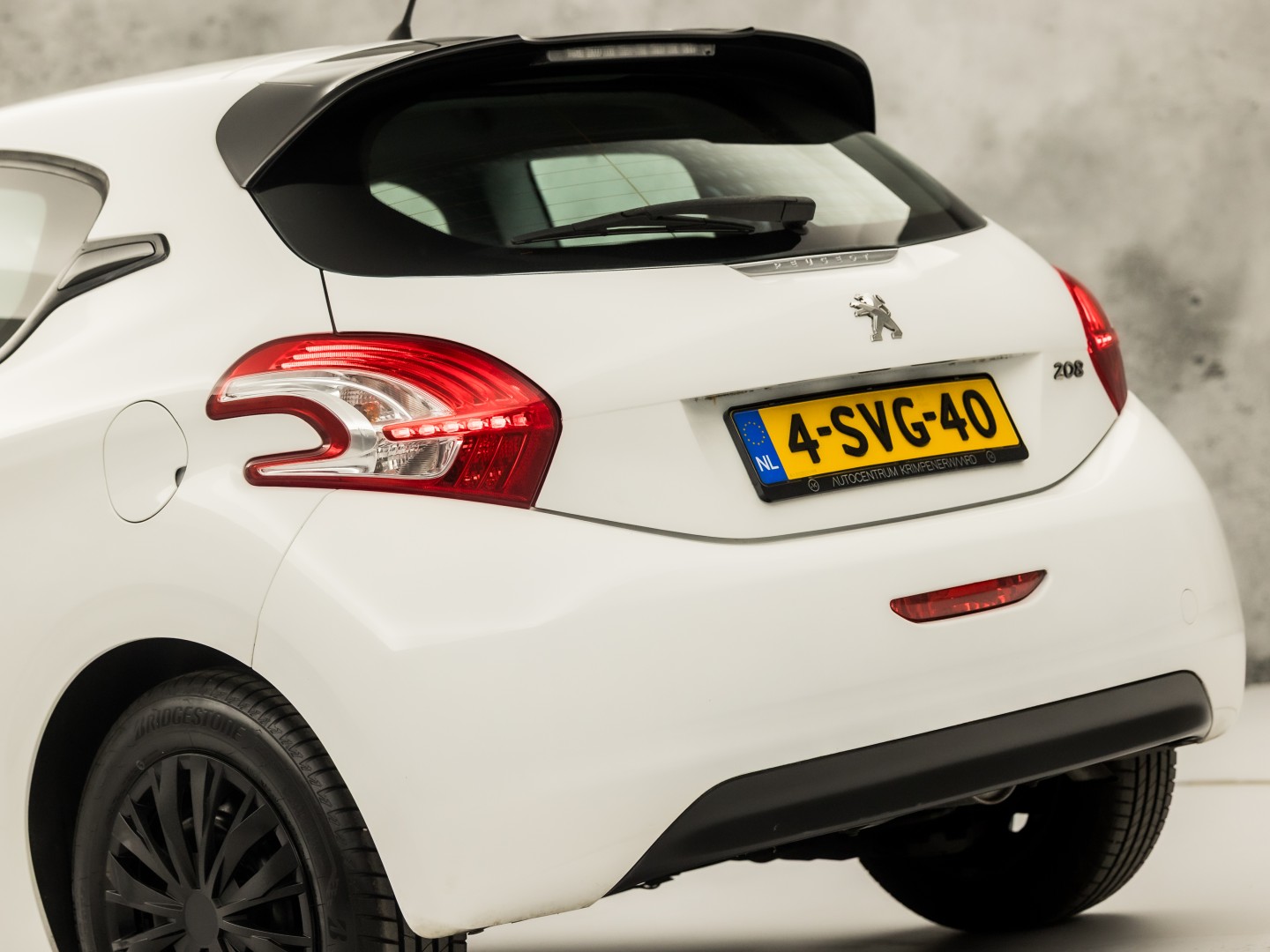 Peugeot 208 1.0 VTi Sport (SCHERM, BLUETOOTH, ELEK RAMEN, SPORTSTOELEN, CRUISE, NIEUWE APK, NIEUWSTAAT)