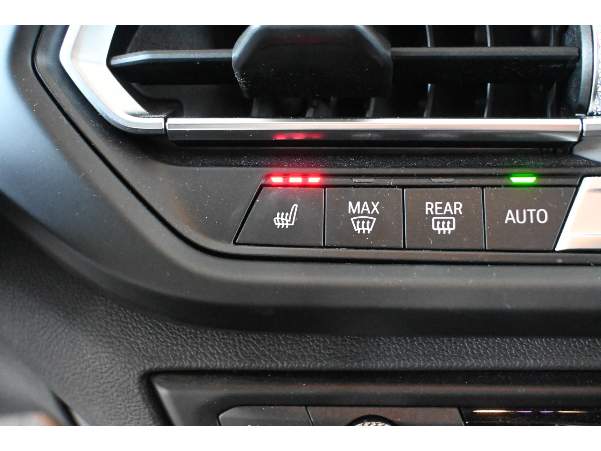 BMW 1-serie 118i High Executive Automaat Clima Virtual Cockpit LED Stoelverwarming CarPlay 100% Onderhouden! Inruil mogelijk!