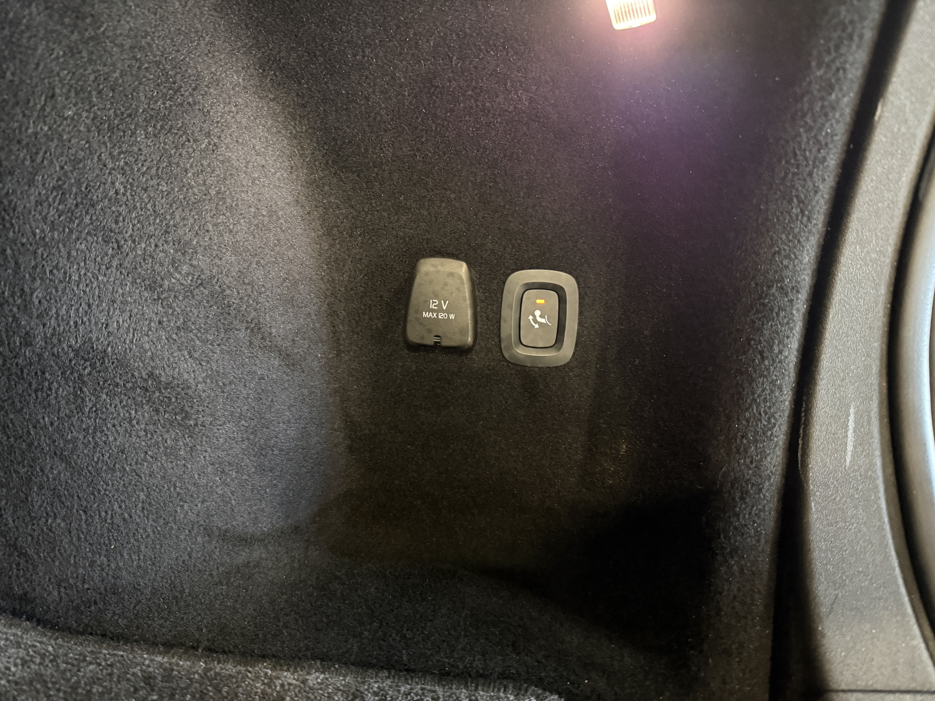 Volvo V60 2.0 B4 Business Pro | R-Design | Stoel/Stuurverwarming | Camera | Navi | Panoramadak