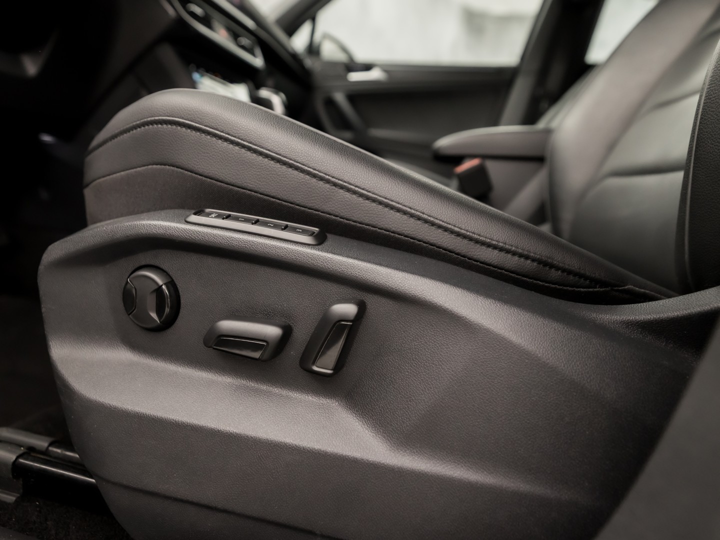 SEAT Tarraco 1.4 TSI e-Hybrid PHEV Xcellence Sport 245Pk Automaat (APPLE CARPLAY, GROOT NAVI, MEMORY SEAT, LEDER, CAMERA, SPORTSTOELEN, STOELVERWARMING, ELEK ACHTERKLEP, GETINT GLAS, NIEUWSTAAT)