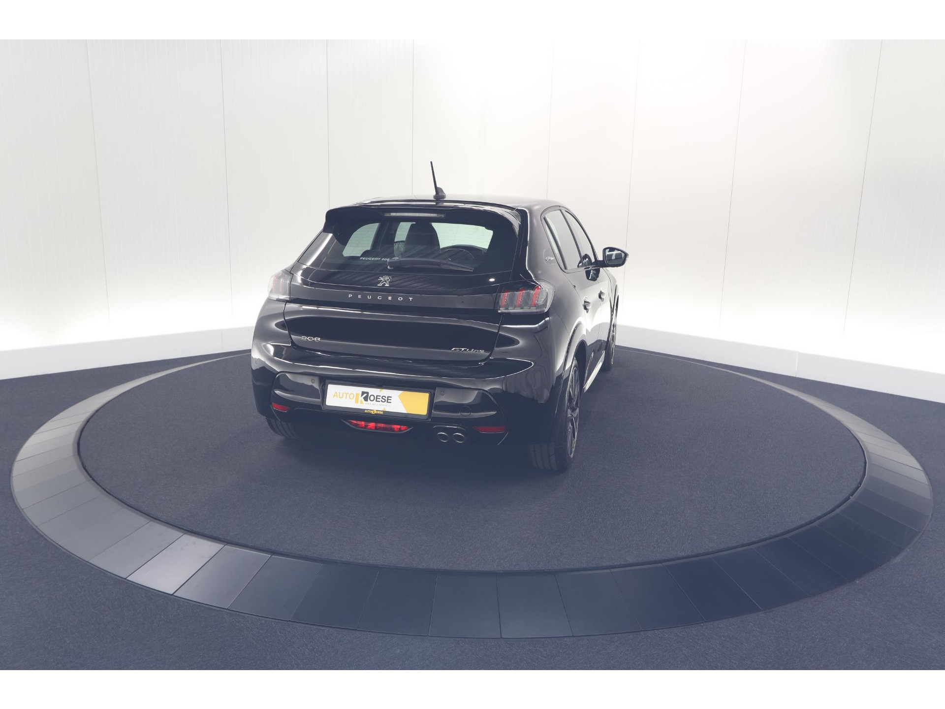 Peugeot 208 PureTech 130 EAT8 GT-Line | Camera | Adaptieve Cruise Control | Stoelverwarming | Navigatie