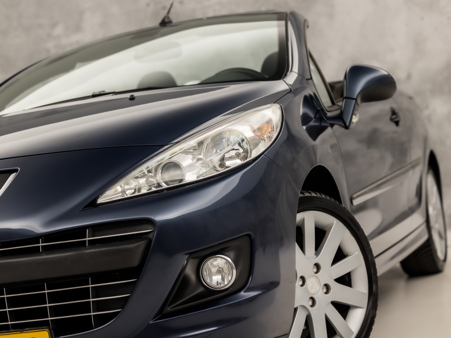 Peugeot 207 CC 1.6 VTi Sport (CLIMATE, TREKHAAK, CRUISE, SPORTSTOELEN, ELEKTRISCHE KAP, PARKEERSENSOREN, ELEK PAKKET, NIEUWSTAAT)