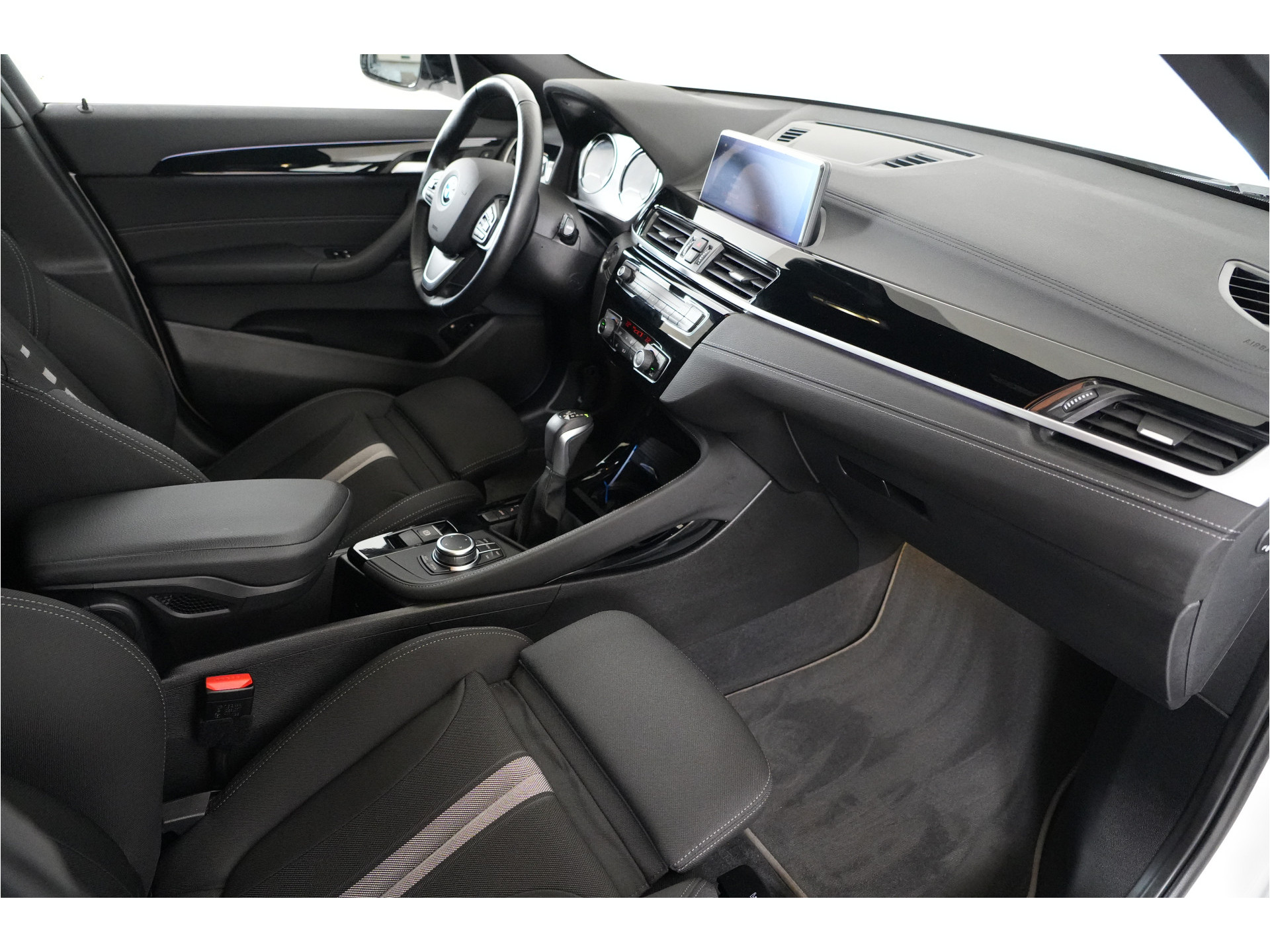 BMW X2 xDrive25e PHEV 220 pk | SOH 92% | M Sport int. | Adaptive Cruise  | Camera |