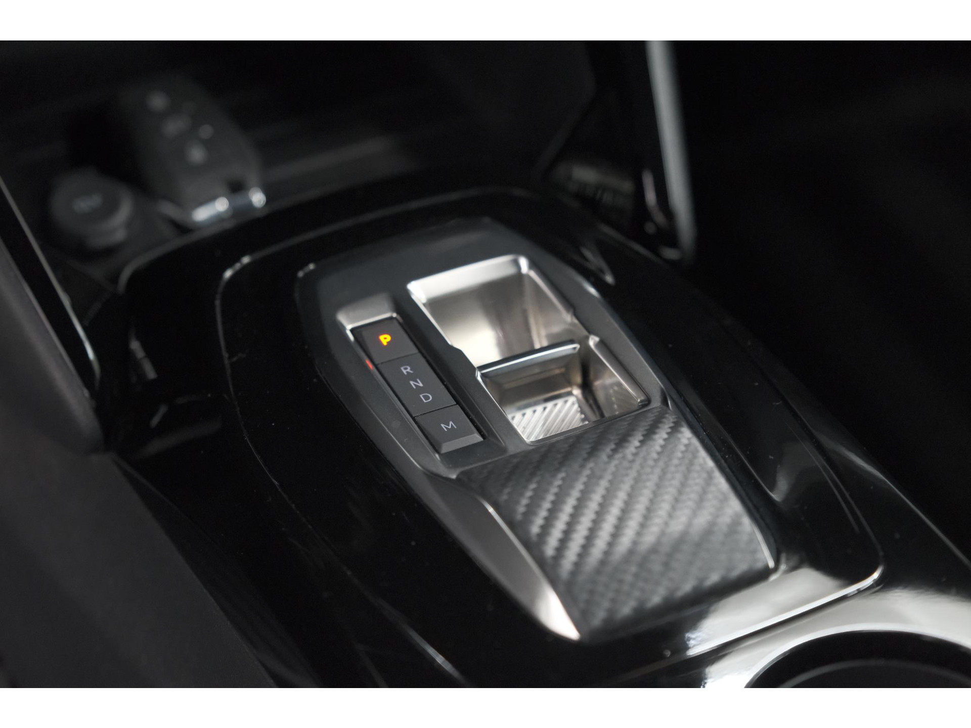 Peugeot 208 1.2 Hybrid 145 e-DCS6 GT | Alcantara Pakket | Camera | Apple Carplay | Stoelverwarming
