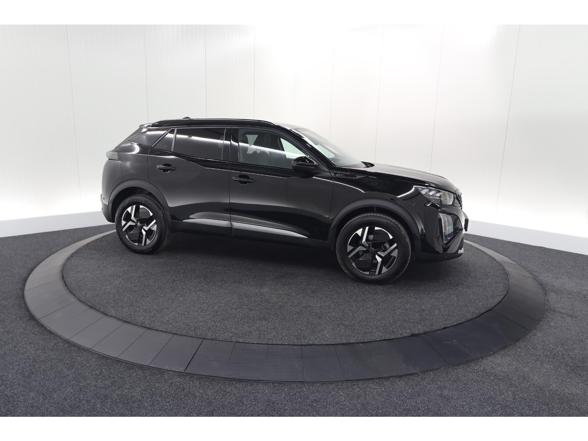 Peugeot 2008 PureTech 130 EAT8 GT | 360 Camera | Adaptieve Cruise Control | Stoelmassage | Apple Carplay