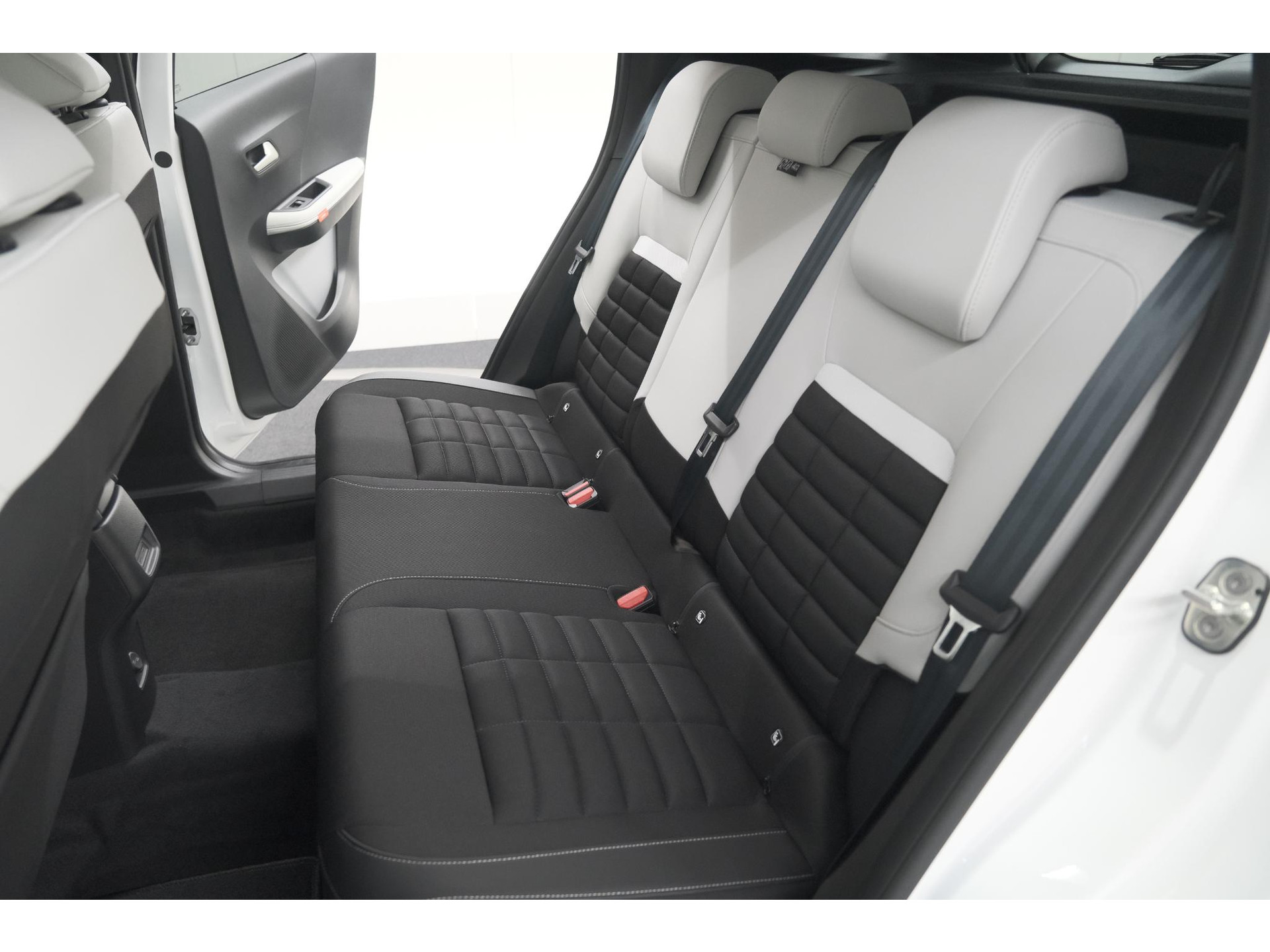 Citroen C3 Aircross 1.2 Hybrid 145pk Max | Camera | Dodehoekdetectie | Apple Carplay