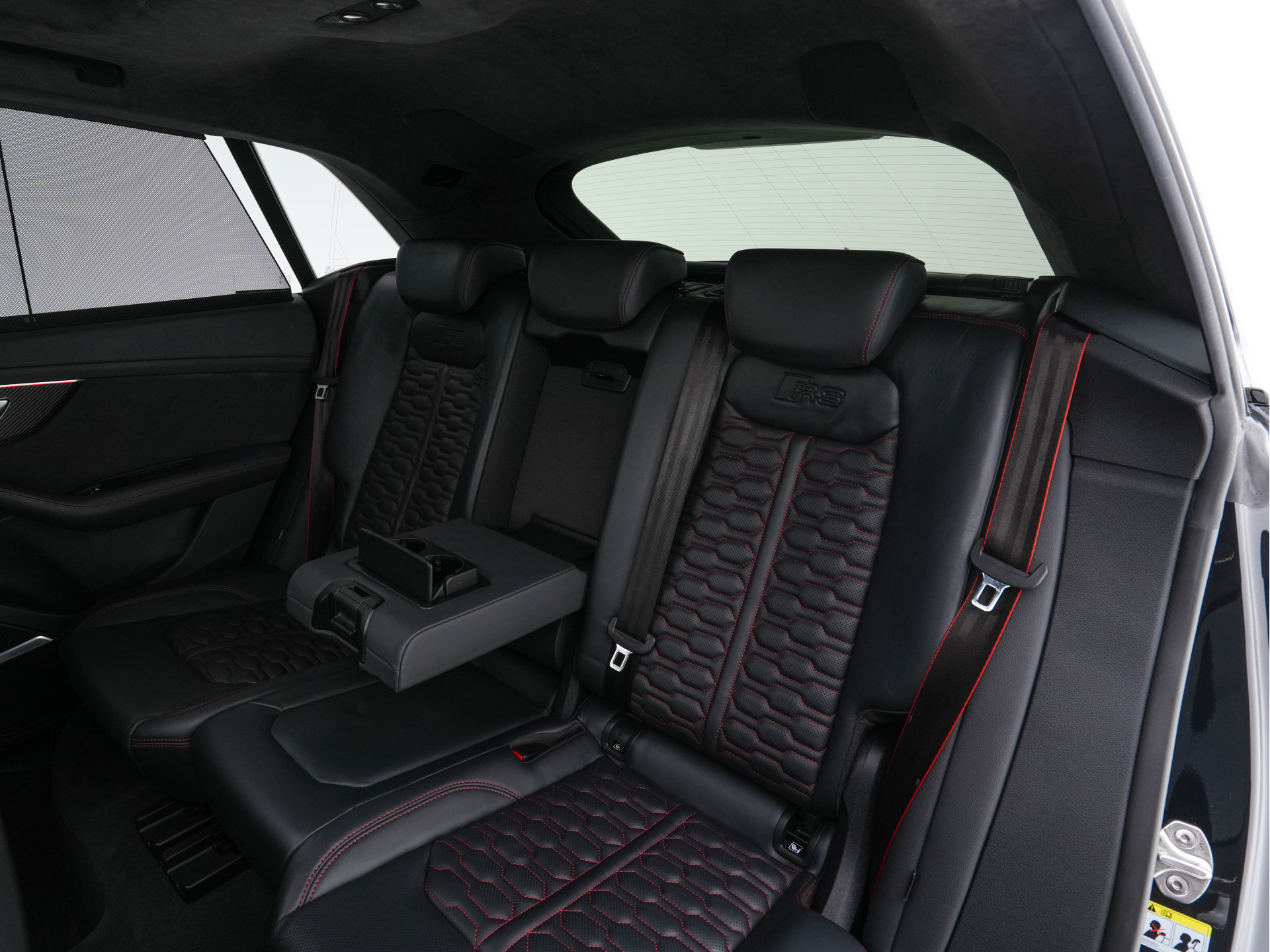 Audi RS Q8 4.0 TFSI quattro *MILLTEK | CERAMIC-BRAKES | PANO | HEAD-UP | CARBON-PACK | LEATHER | MEMORY-PACK | 4-WHEEL-STEERING | AIR-SUSPENSION | BANG&OLFUSEN | ADAPTIVE-CRUISE | BLINDSPOT | TOP-VIEW | SOFT-CLOSE | NIG