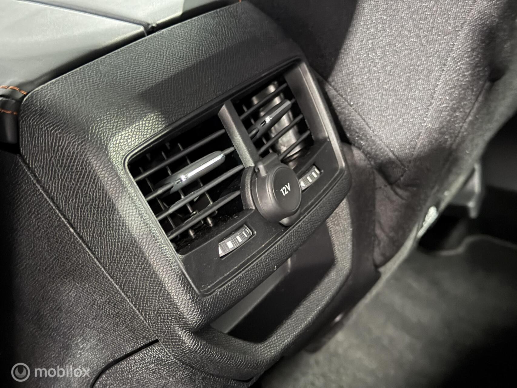 Peugeot 3008 1.2 PureTech Active|Automaat|CarPlay|Camera|Trekhaak|NAP