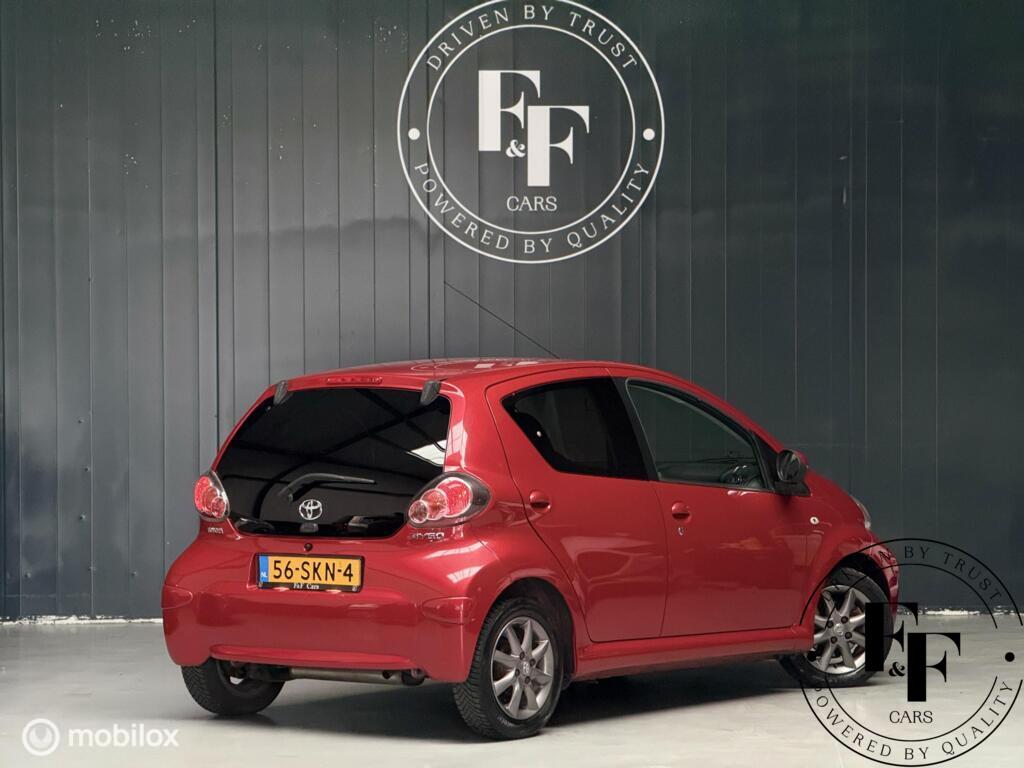 Toyota Aygo 1.0-12v Aspiration Red Navigator|Automaat|NAP|Navi