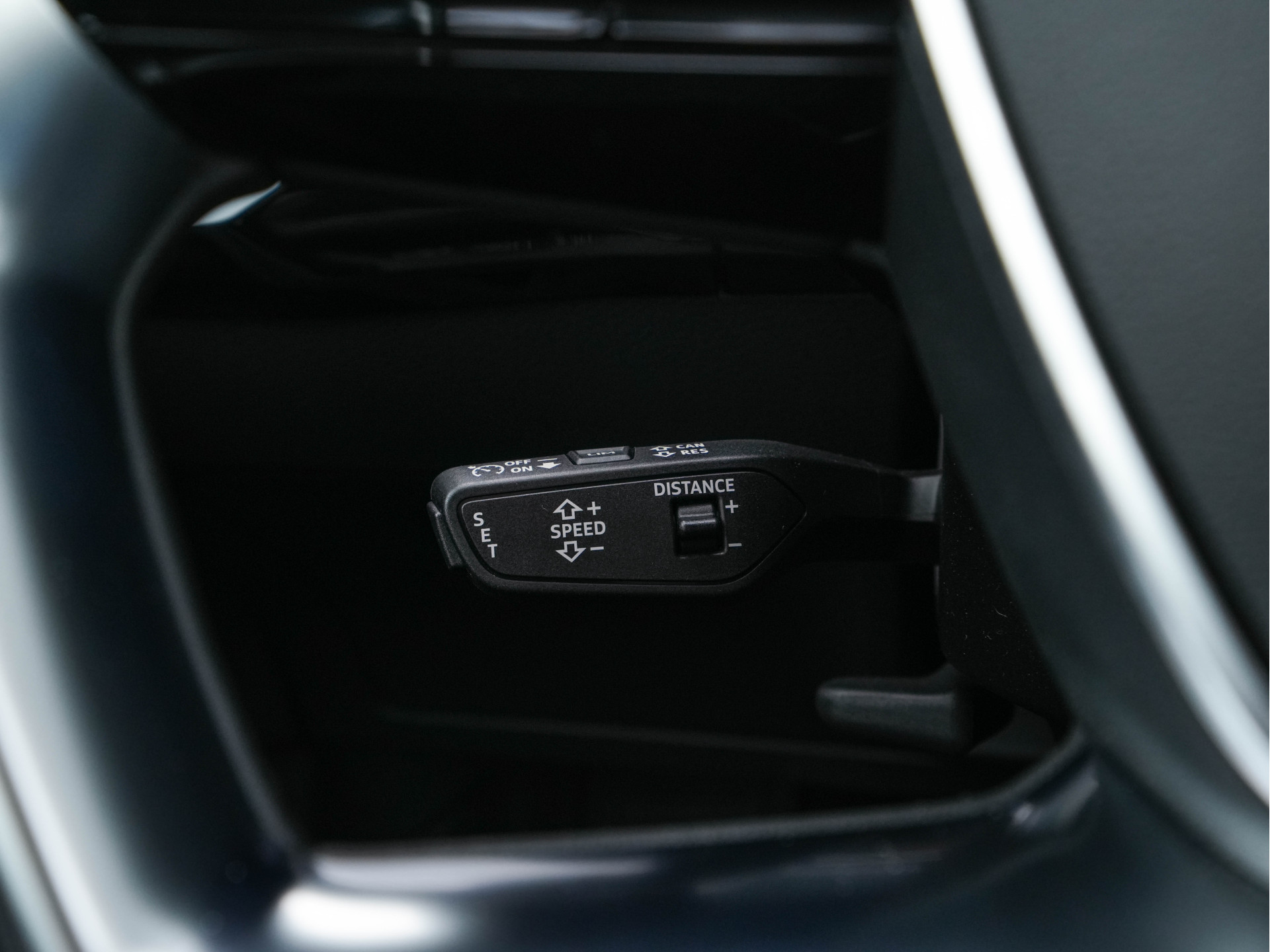 Audi e-tron 55 quattro Advanced edition Plus 95 kWh (3-Fase-11 kW) {SOH-93%} (INCL-BTW) Aut.*HEATPUMP | LEATHER | ADAPTIVE-CRUISE | FULL-LED | DIGI-COCKPIT | KEYLESS | MEMORY-PACK | CAMERA | NAVI-FULLMAP | SHIFTPADDLES | DAB+ | HEATED-COMFORTSEATS | DRIVE