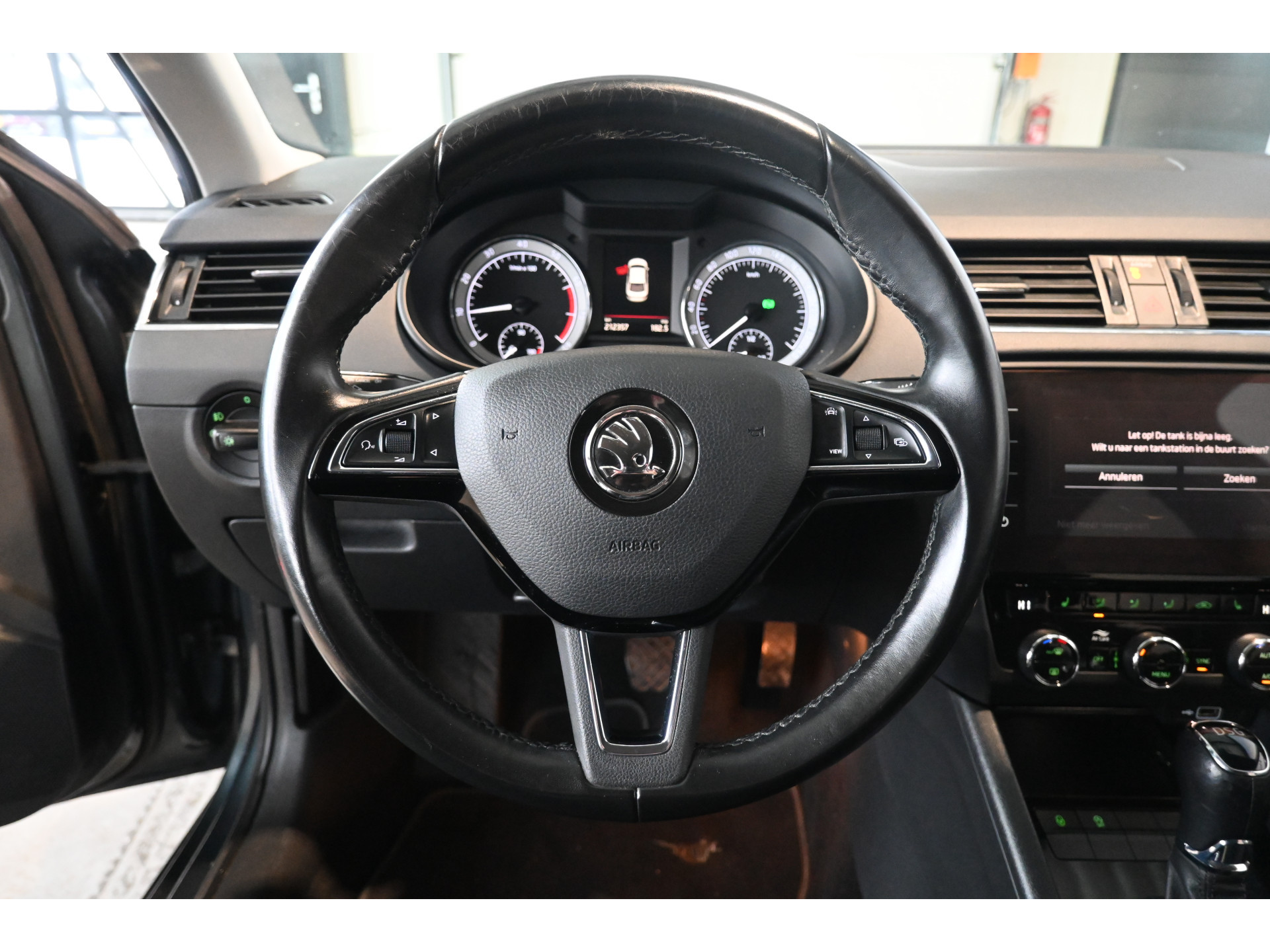 ŠKODA Octavia 1.0 TSI Greentech Style Business Automaat Navigatie Carplay Stoelverwarming Inruil Mogelijk!