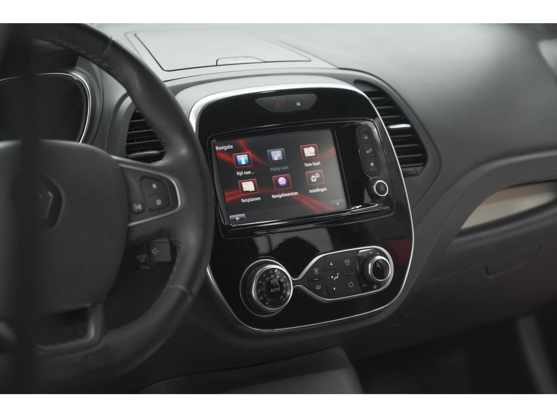 Renault Captur TCe 90 Intens | Trekhaak | Camera | Dodehoekdetectie | Navigatie