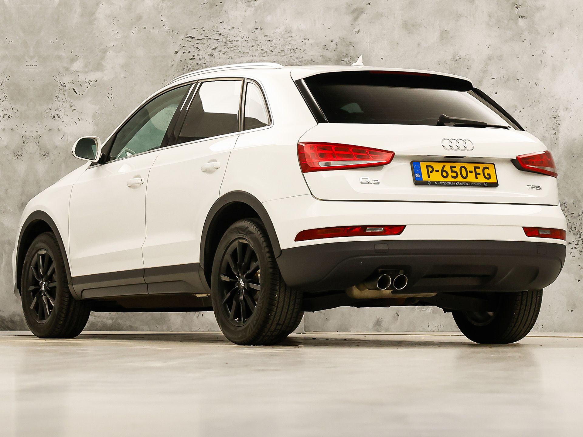Audi Q3 1.4 TFSI Sport 150Pk Automaat (NAVIGATIE, CLIMATE, STOELVERWARMING, GETINT GLAS, SPORTSTOELEN, BLUETOOTH, NIEUWE APK, NIEUWSTAAT)