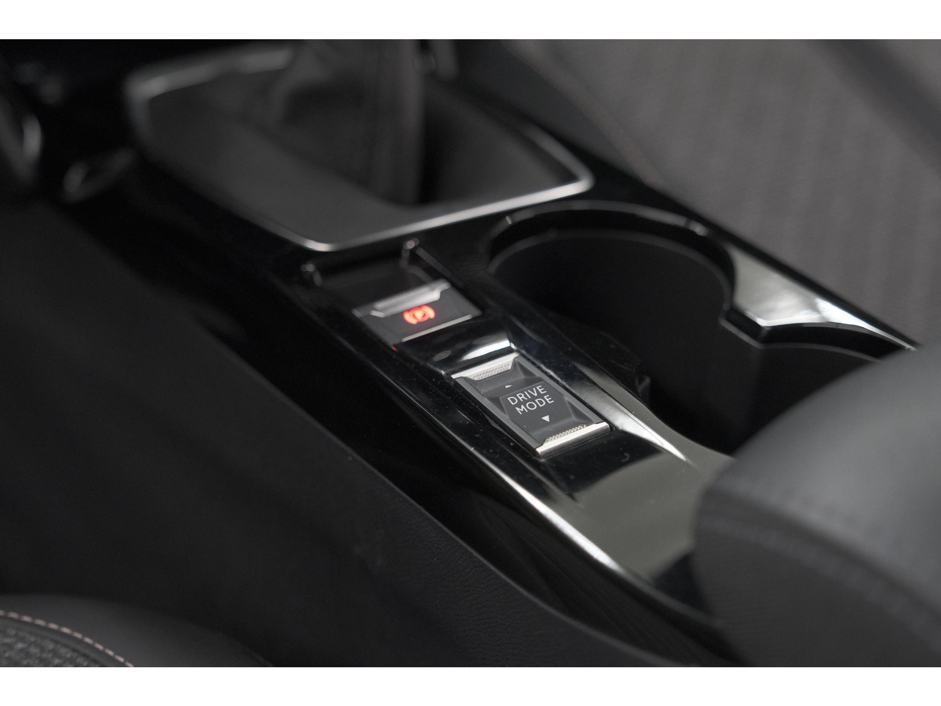 Peugeot 208 PureTech 100 Allure | 360 Camera | Vison Pack | Dodehoekdetectie | Apple Carplay