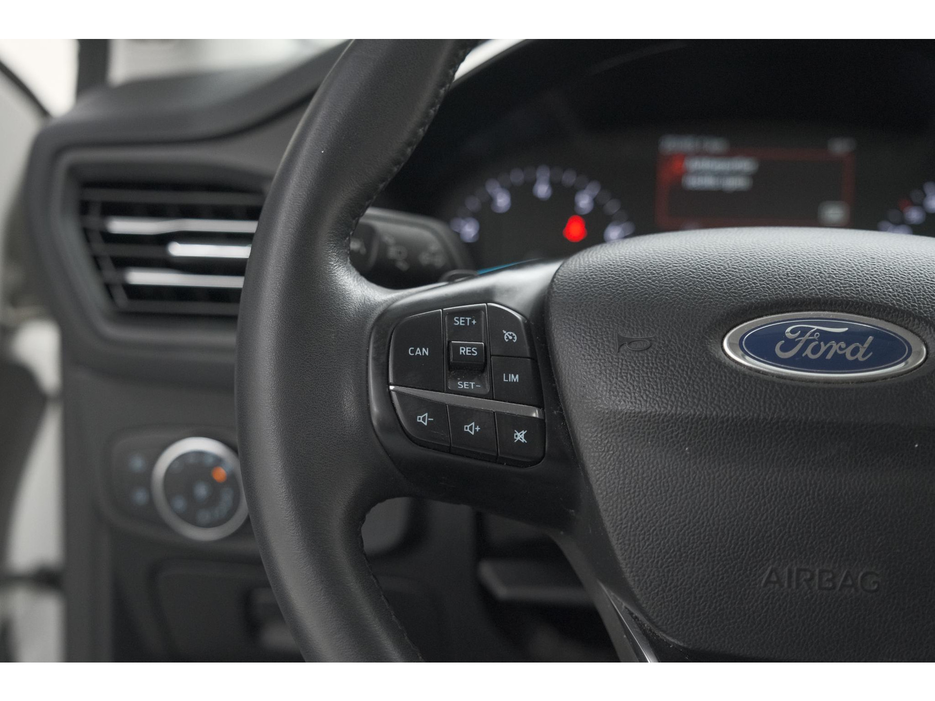 Ford Focus 1.5 EcoBoost Active Business | Lage Kilometerstand | Navigatie | Parkeersensoren | Apple Carplay
