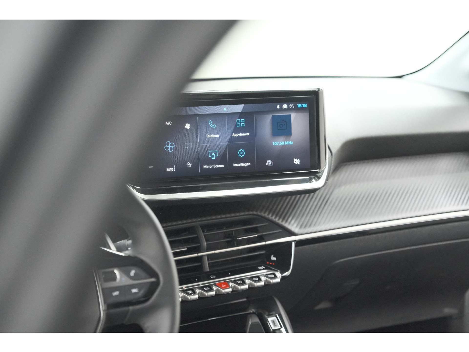 Peugeot 208 Hybrid 110 e-DCS6 Allure | Stoelverwarming | Apple Carplay | Parkeersensoren