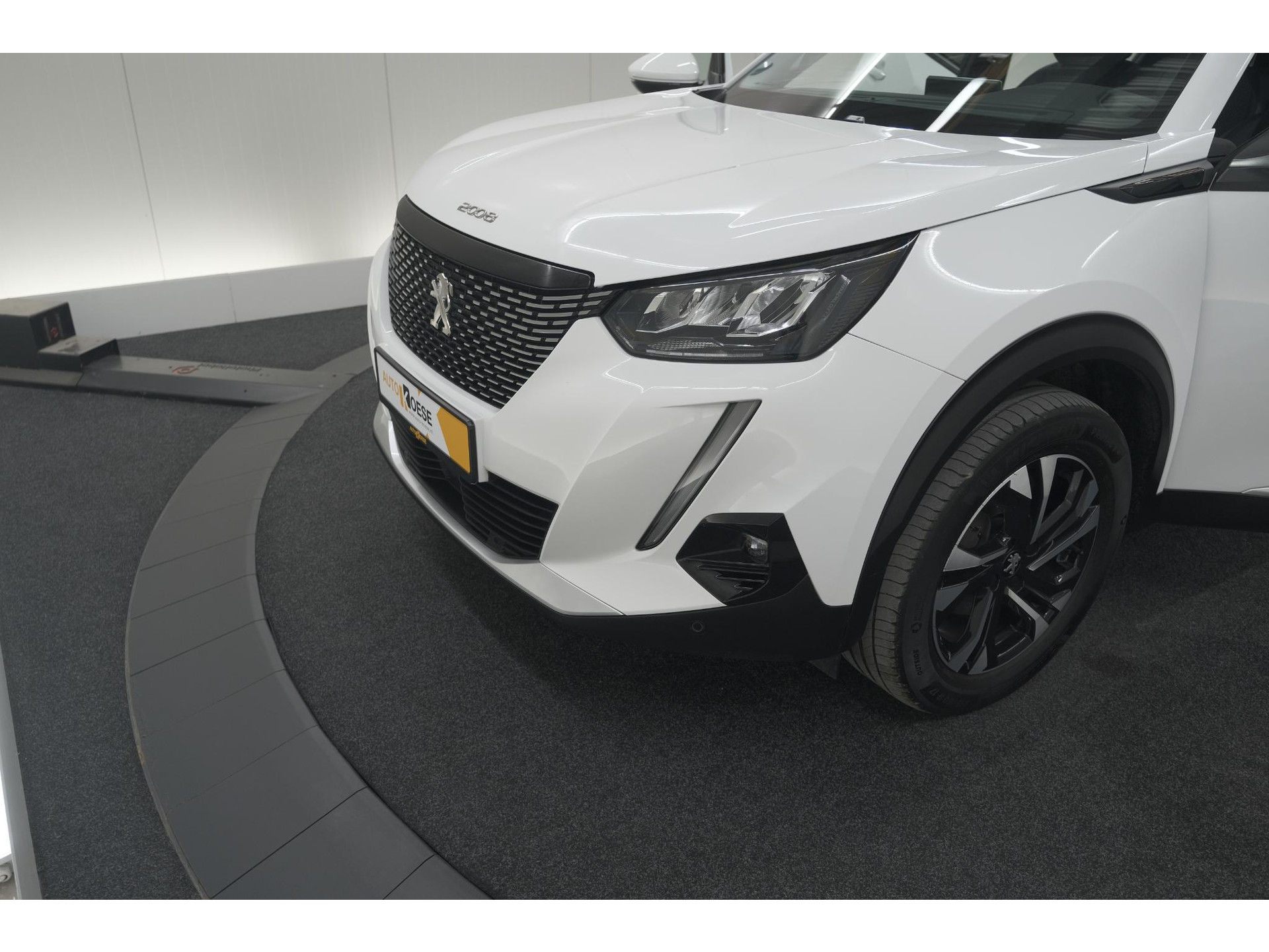Peugeot 2008 PureTech 130 Allure | Trekhaak | Camera | Navigatie | Parkeersensoren