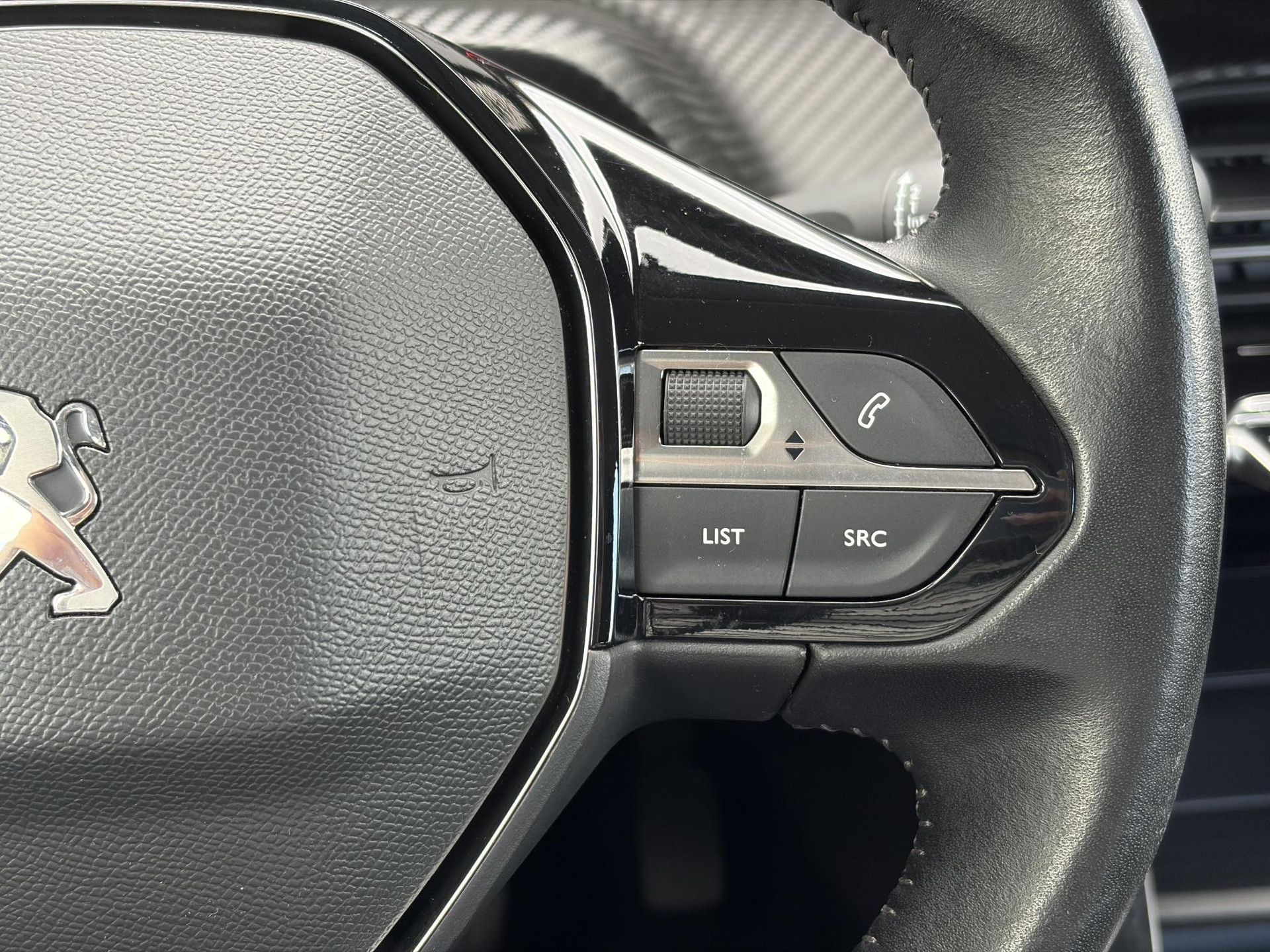 Peugeot 208 1.2 PureTech Blue Lease Active 102pk,2e Eigenaar,Navi,Apple Carplay/Android,Rijstrooksensor,6 Bak,Pdc,Dealer Onderhouden,N.A.P,Apk tot 04-2028