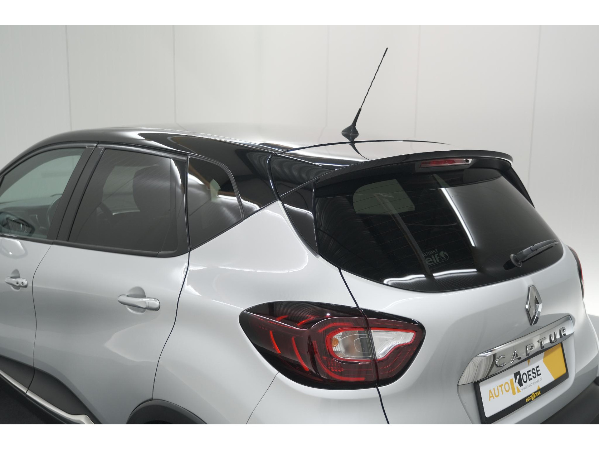 Renault Captur TCe 150 EDC Intens | Trekhaak | Navigatie | Parkeersensoren