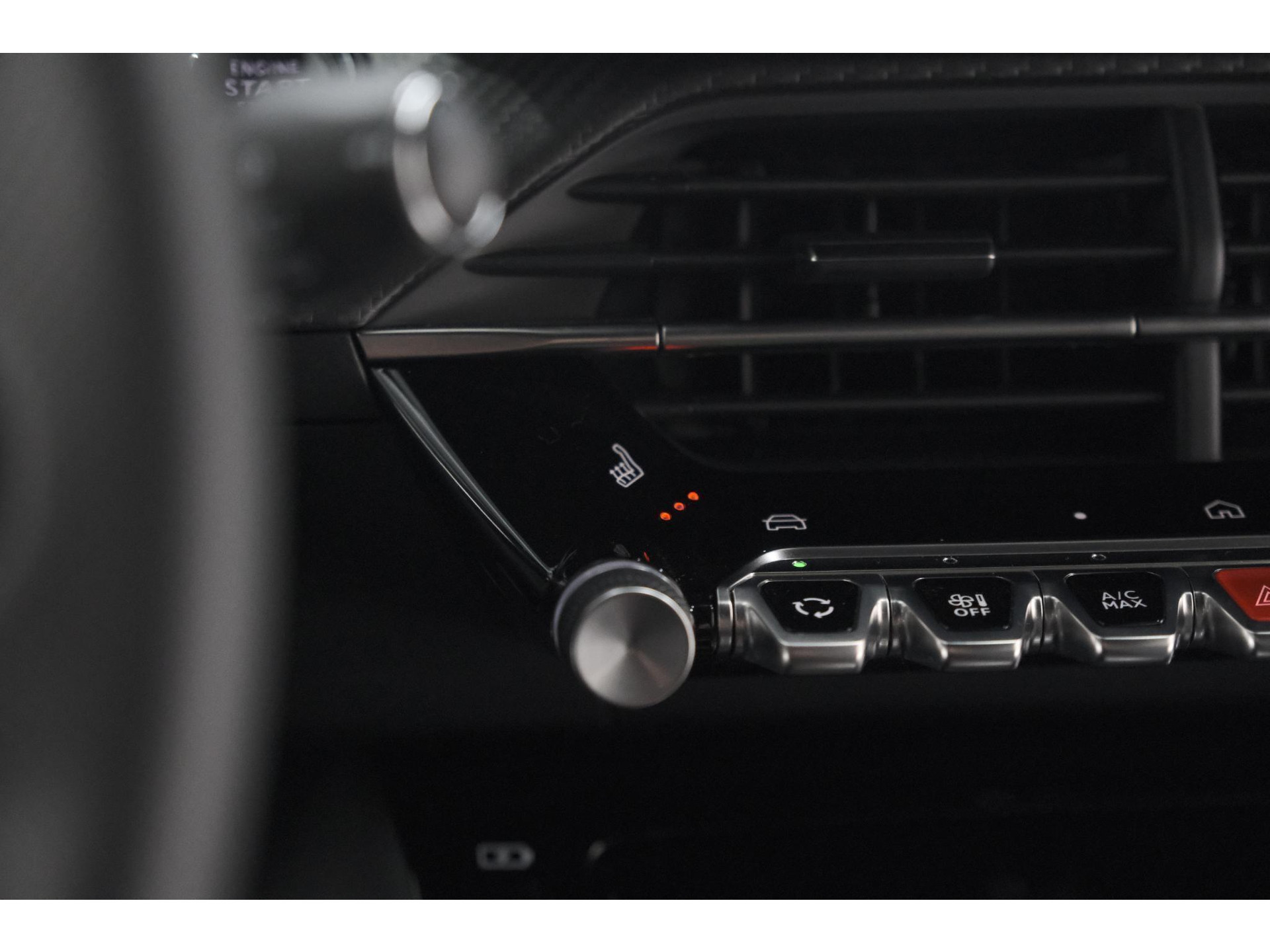 Peugeot 2008 PureTech 130 EAT8 GT | 360 Camera | Stoelmassage | Adaptieve Cruise Control | Dodehoekdetectie