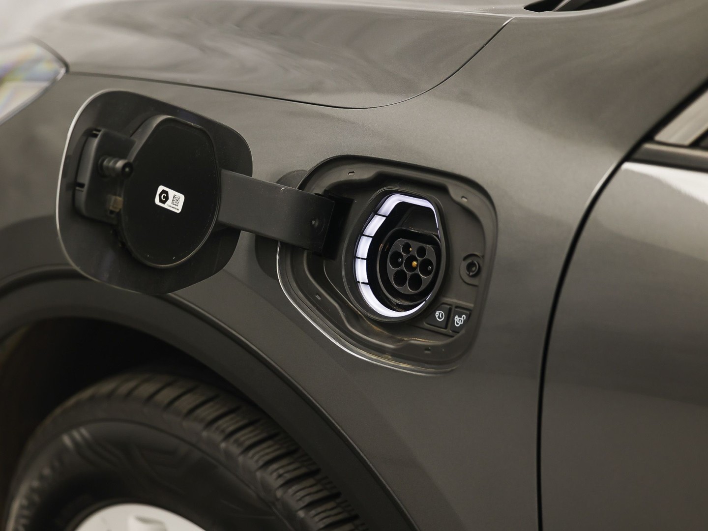 Ford Kuga 2.5 PHEV Titanium X 225Pk Automaat (SOH 87,6%, VIRTUAL COCKPIT, APPLE CARPLAY, STUUR/STOELVERWARMING, KEYLESS, SPORTSTOELEN, CAMERA, TREKHAAK, NIEUWSTAAT)