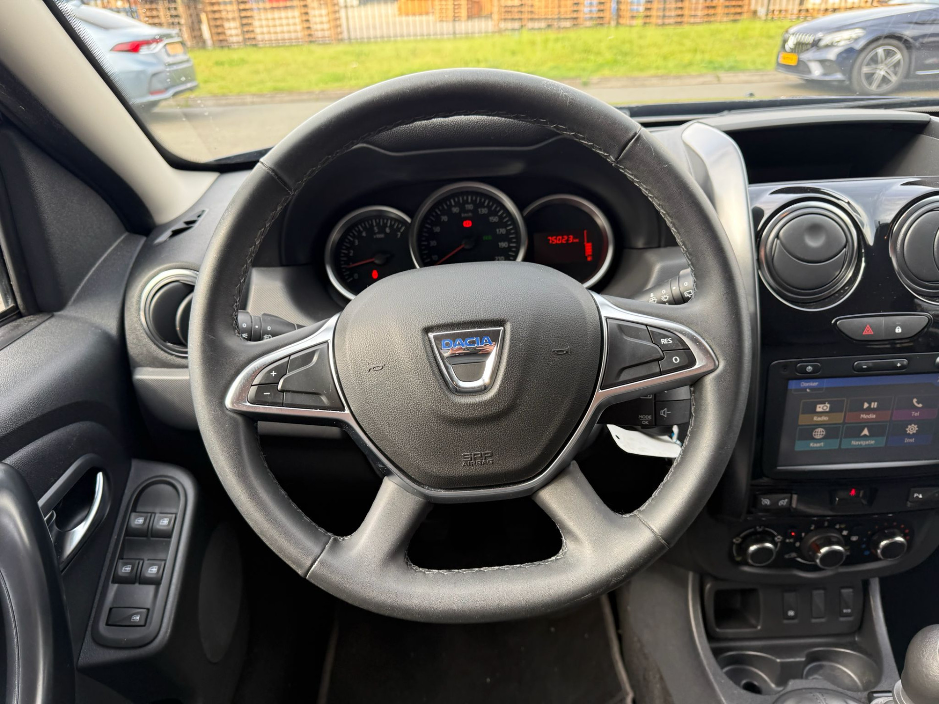 Dacia Duster 1.2 TCe 4x2 Blackshadow | 1E EIGENAAR | 3/6/12MND GARANTIE | CRUISE | NAVI | DAB | AIRCO | LMV | ELECRAMEN |