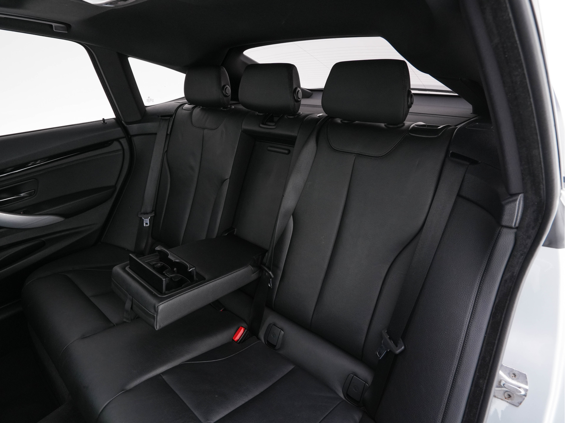 BMW 3-serie Gran Turismo 320i M-Sportpack High Executive Aut. *PANO | XENON | LEATHER | HEATED-SPORTSEATS | SHIFT-PADDLES | PRIVACY-GLASS | NAVI-FULLMAP | ECC | PDC | CRUISE | 19''ALU*