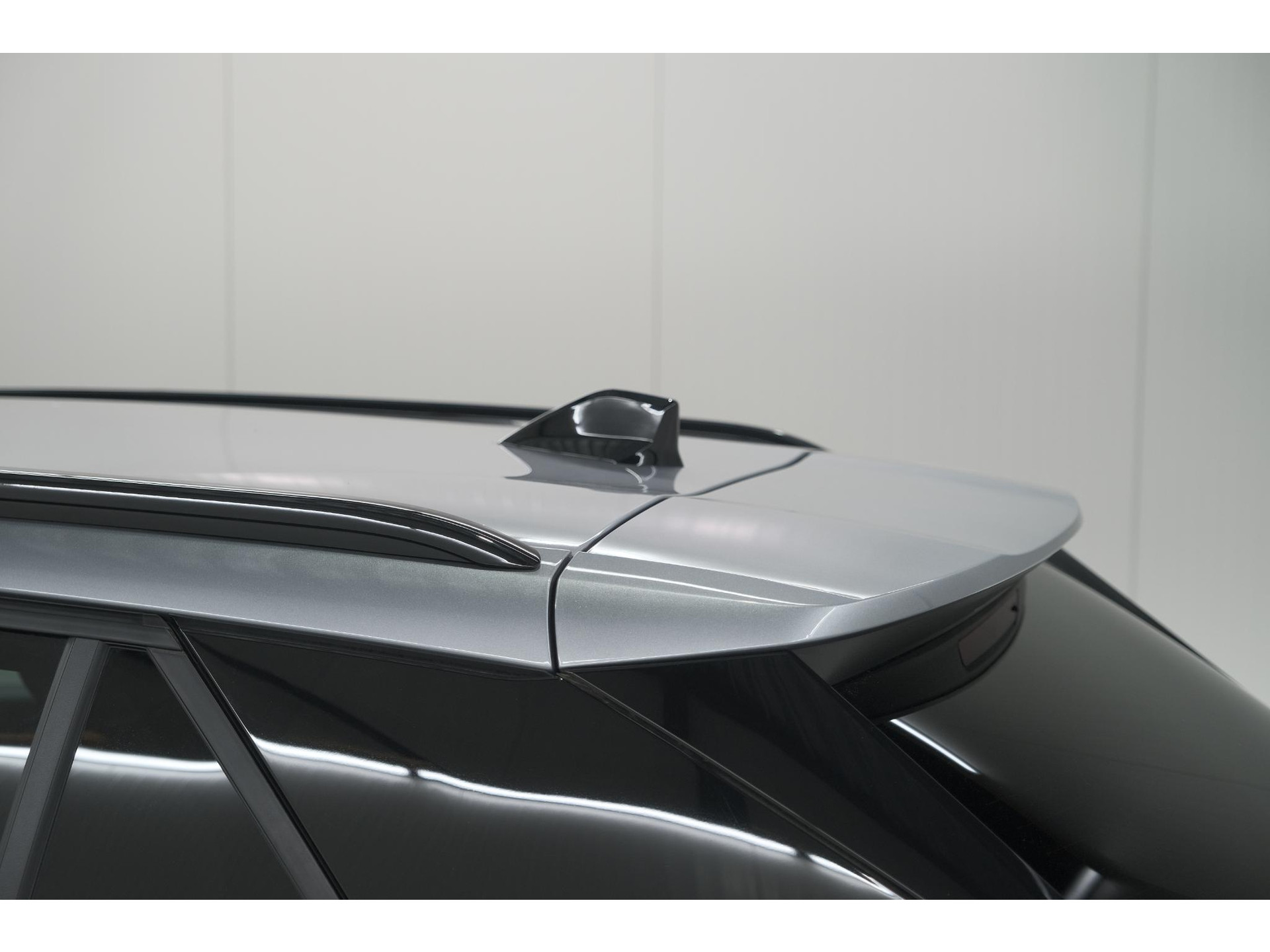 Peugeot 2008 Hybrid 136 e-DCS6 Allure | 360 Camera | Adaptieve Cruise Control | Dodehoekdetectie | Navigatie