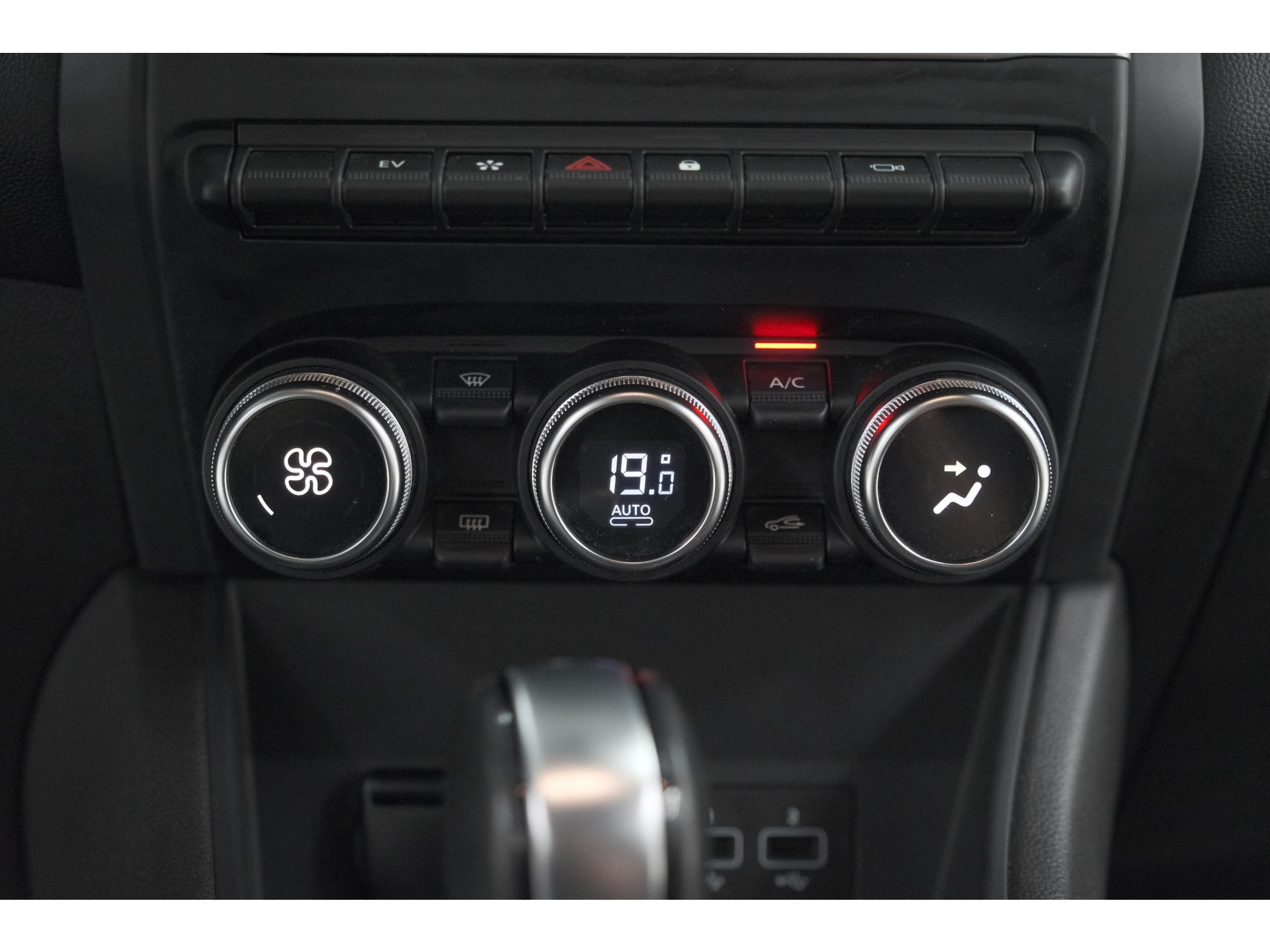 Renault Captur 1.6 E-Tech full hybrid 145 techno | Camera | Parkeersensoren | Climate control | Keyless