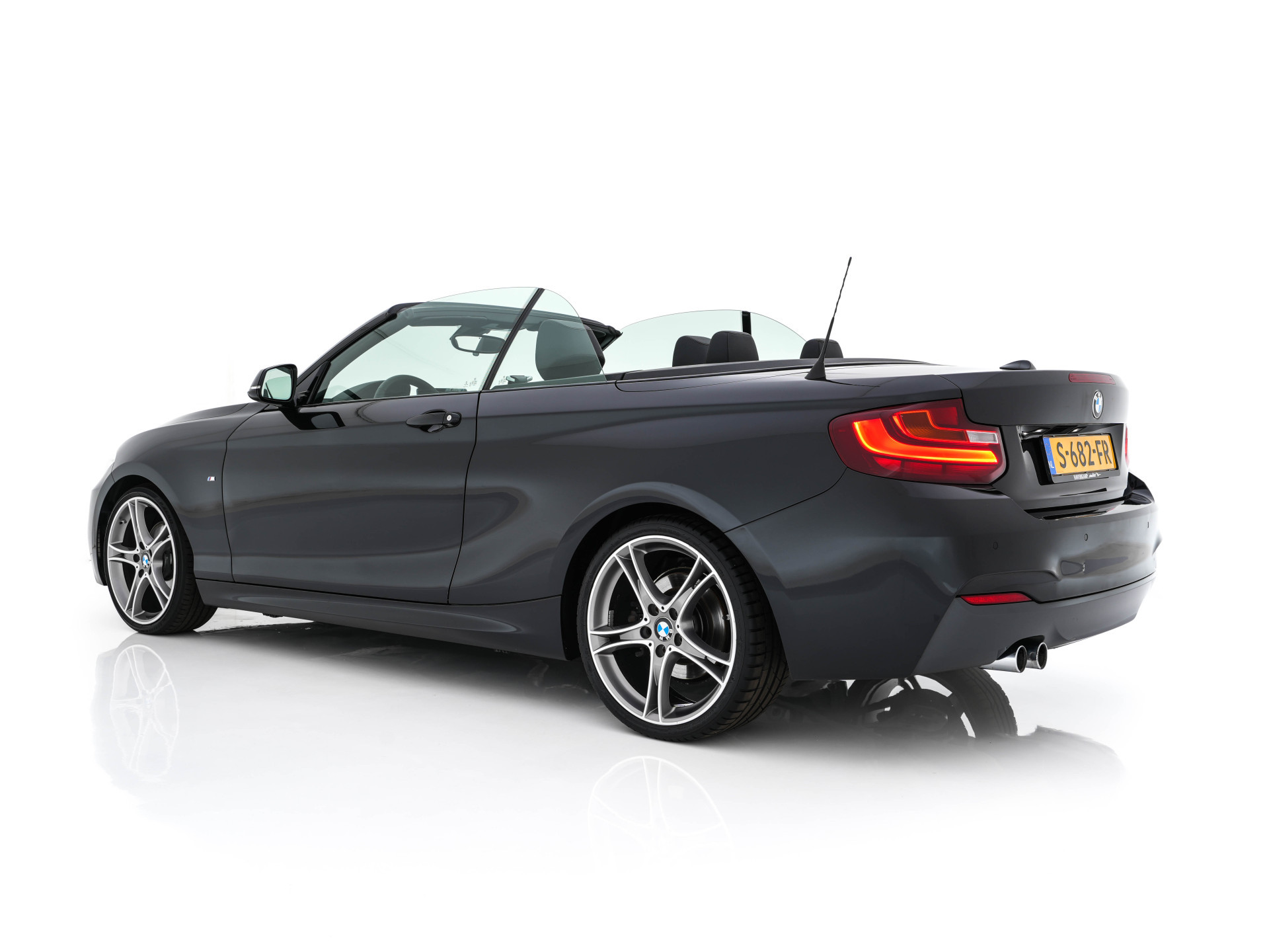 BMW 2-serie Cabrio 220d Sport M-Sportpack Aut. *LEATHER | BI-XENON | HARMAN/KARDON-AUDIO | MEMORY-PACK | HEATED-SPORTSEATS | NAVI-FULLMAP | DAB+ | ECC | PDC | AIRSCARF | LANE-ASSIST | 19''ALU*