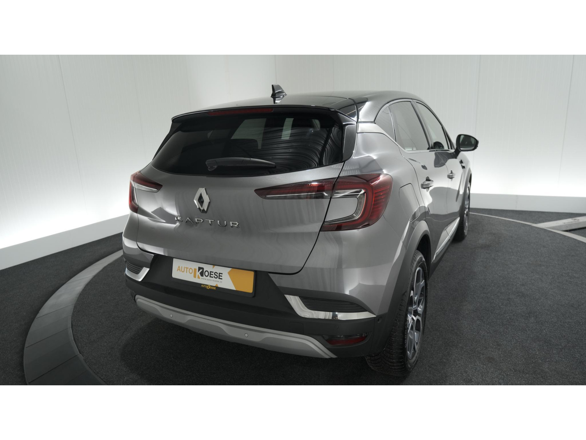 Renault Captur Mild Hybrid 140 EDC Techno | 360 Camera | 9.3 Inch Grootscherm | Stoelverwarming | Apple Carplay | 18 Inch Lichtmetalen Velgen