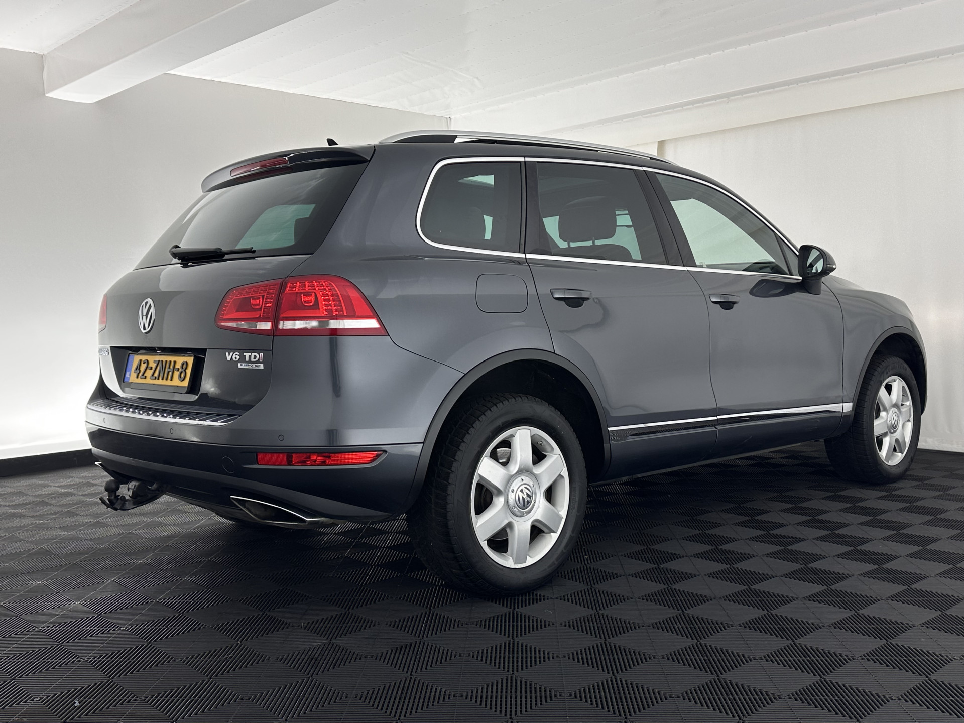 Volkswagen Touareg 3.0 TDI Highline Aut. *PANO | LEATHER | XENON | MEMORY-PACK | DYNAUDIO | NAVI-FULLMAP | AIRSUSPENSION | CAMERA | SHIFTPADDLES | ECC | PDC | CRUISE | TOWBAR | DAB | 18''ALU*