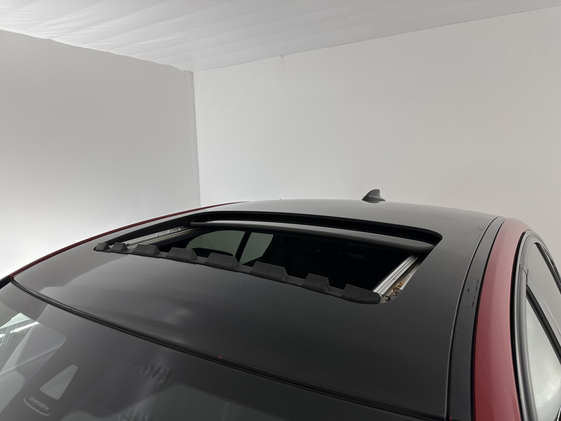 BMW 3-serie 330d M-Sportpack High Executive Aut. *PANO | LEATHER | XENON | ADAPTIVE-CRUISE | HARMAN/KARDON | MEMORY-PACK | BLINDSPOT | HEATED-SPORTSEATS | CAMERA | DAB | KEYLESS | ECC | HEAD-UP | PDC | SHIFTPADDLES | TOWBAR |  18''ALU